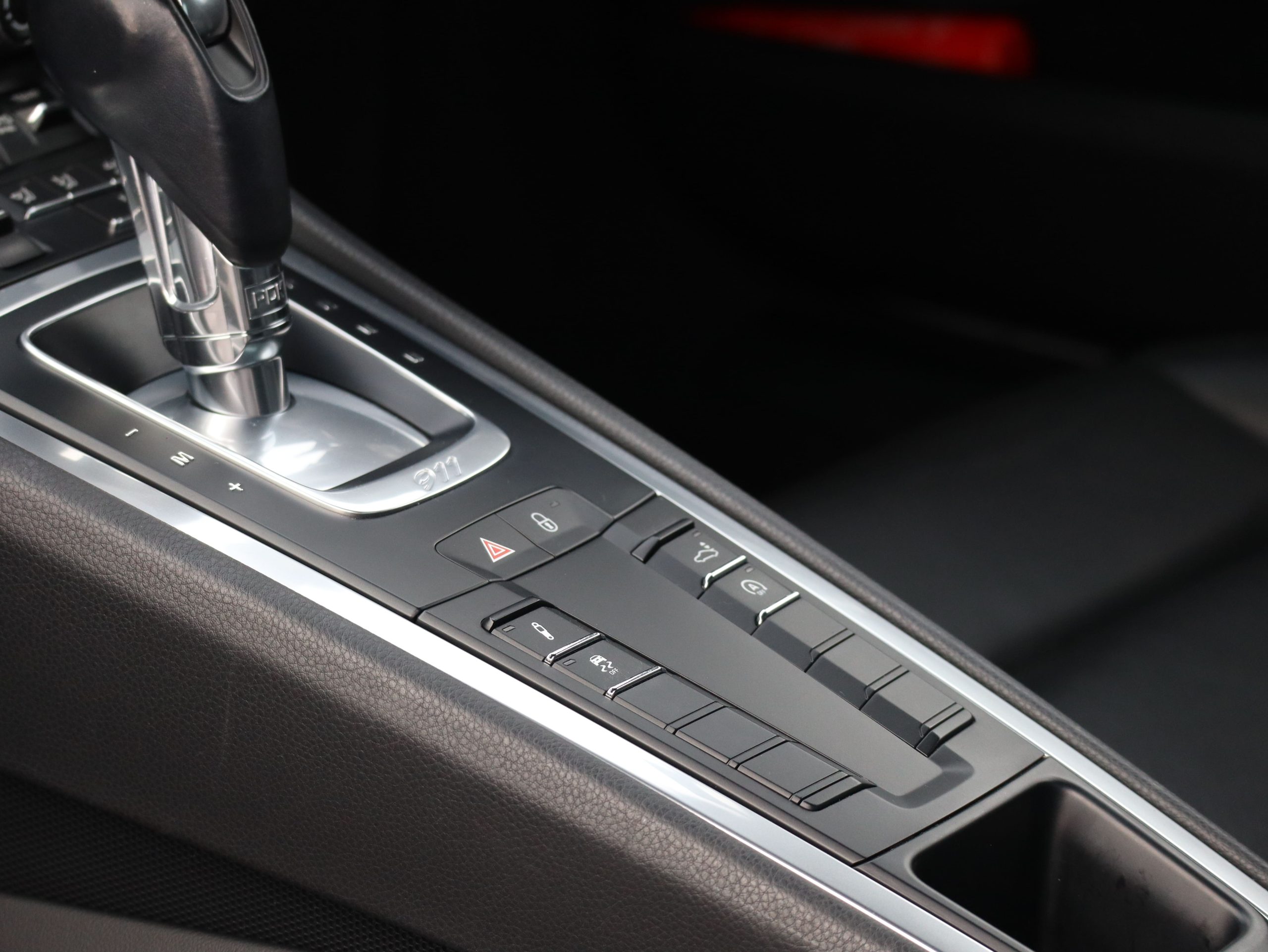 ★ポルシェ911カレラ(Type991.2)PDK<br>スポーツクロノパッケージ<br>レーンチェンジアシスト<br>エントリー&ドライブシステム<br>911ターボデザインホイール<br>地デジチューナー