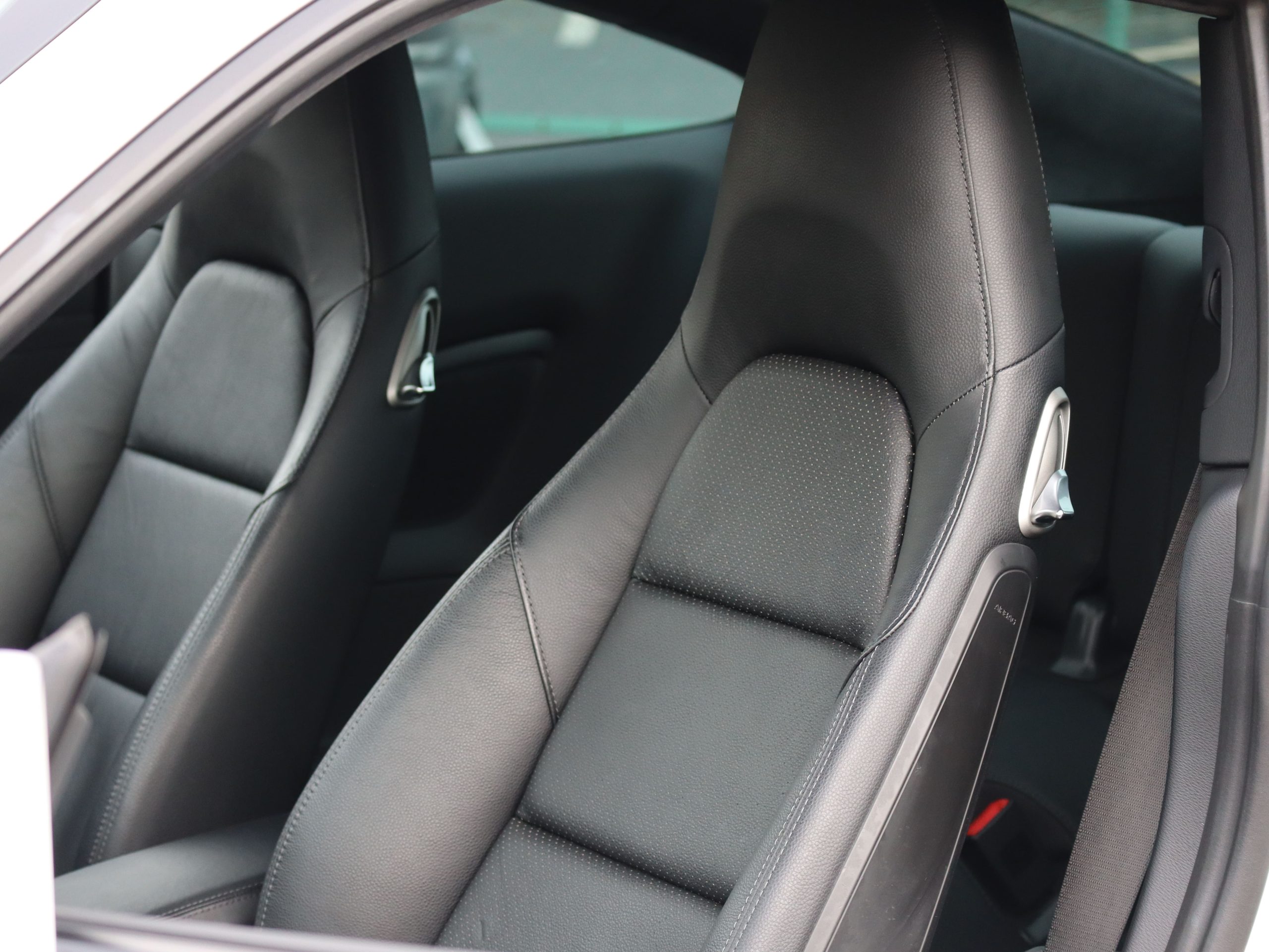 ★ポルシェ911カレラ(Type991.2)PDK<br>スポーツクロノパッケージ<br>レーンチェンジアシスト<br>エントリー&ドライブシステム<br>911ターボデザインホイール<br>地デジチューナー