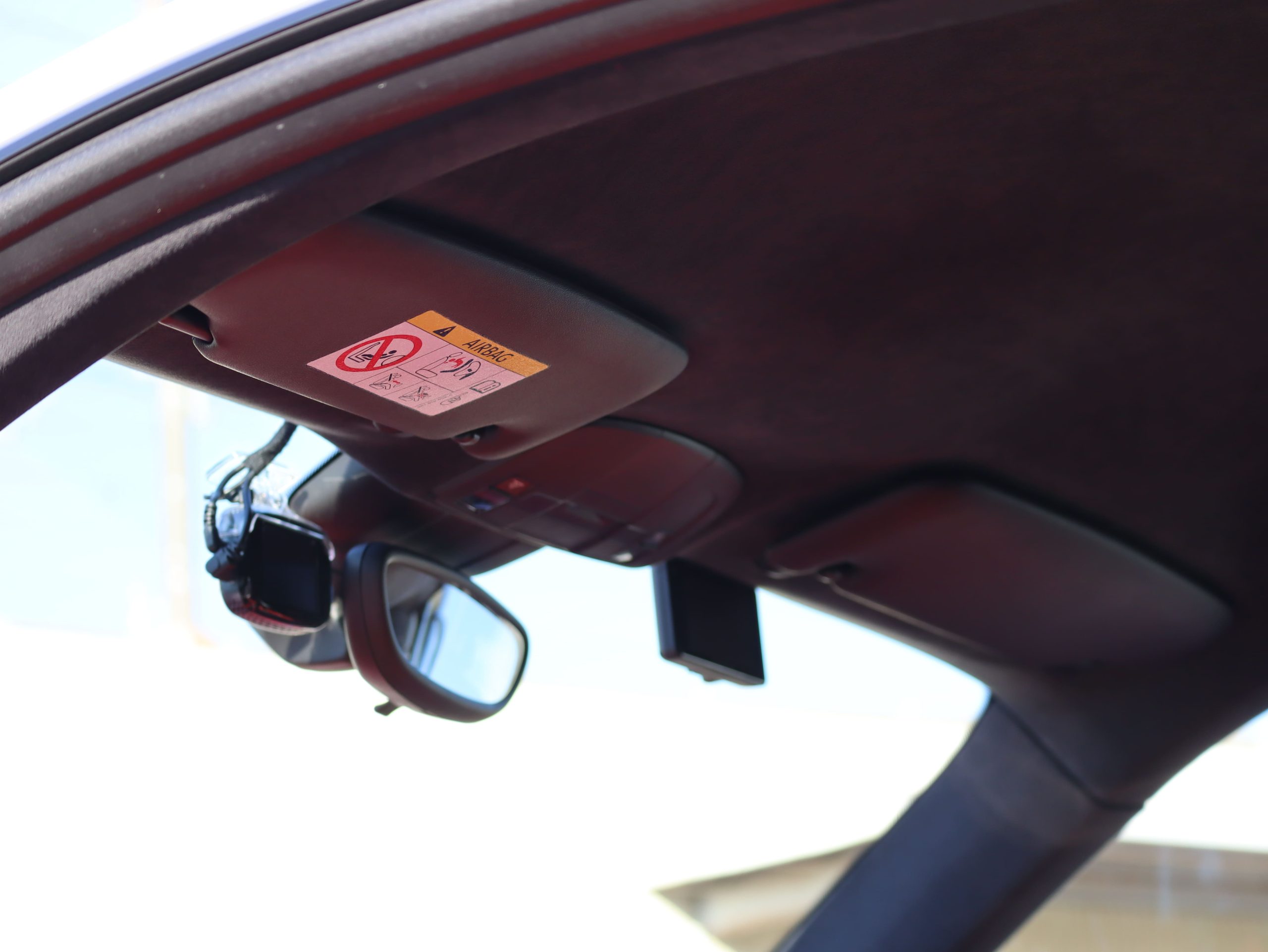 ポルシェ911カレラ4（Type991.1）PDK<br>スポーツエグゾーストシステム<br>スポーツデザインステアリング<br>カレラレッドレザーインテリア<br>クレストエンボス加工ヘッドレスト<br>20インチカレラSホイール