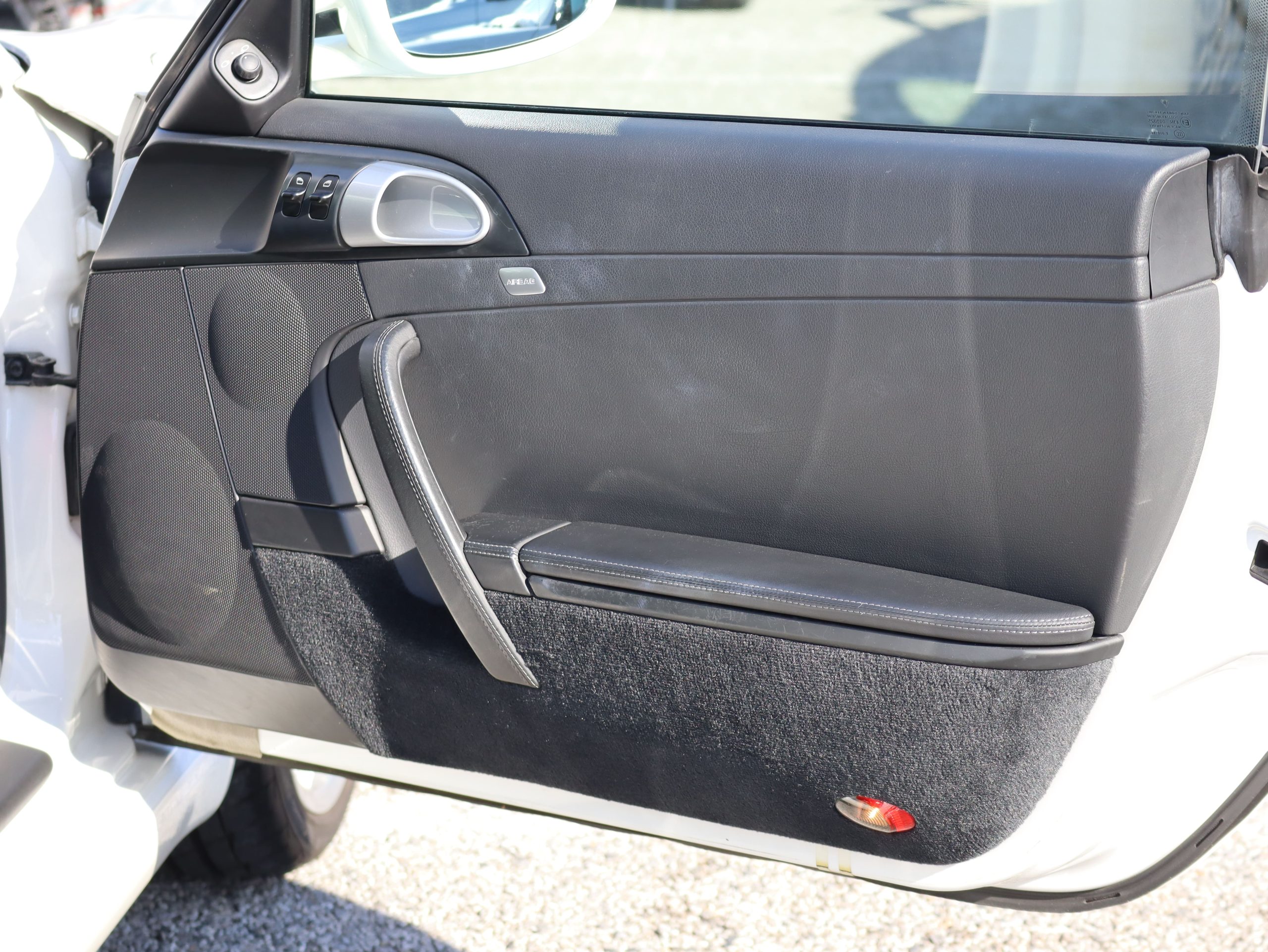 ポルシェ911カレラS(Type997.1）ティプトロニックS<br>スポーツクロノパッケージ<br>スポーツエグゾーストシステム<br>PASM<br>シートヒーター<br>右ハンドル仕様