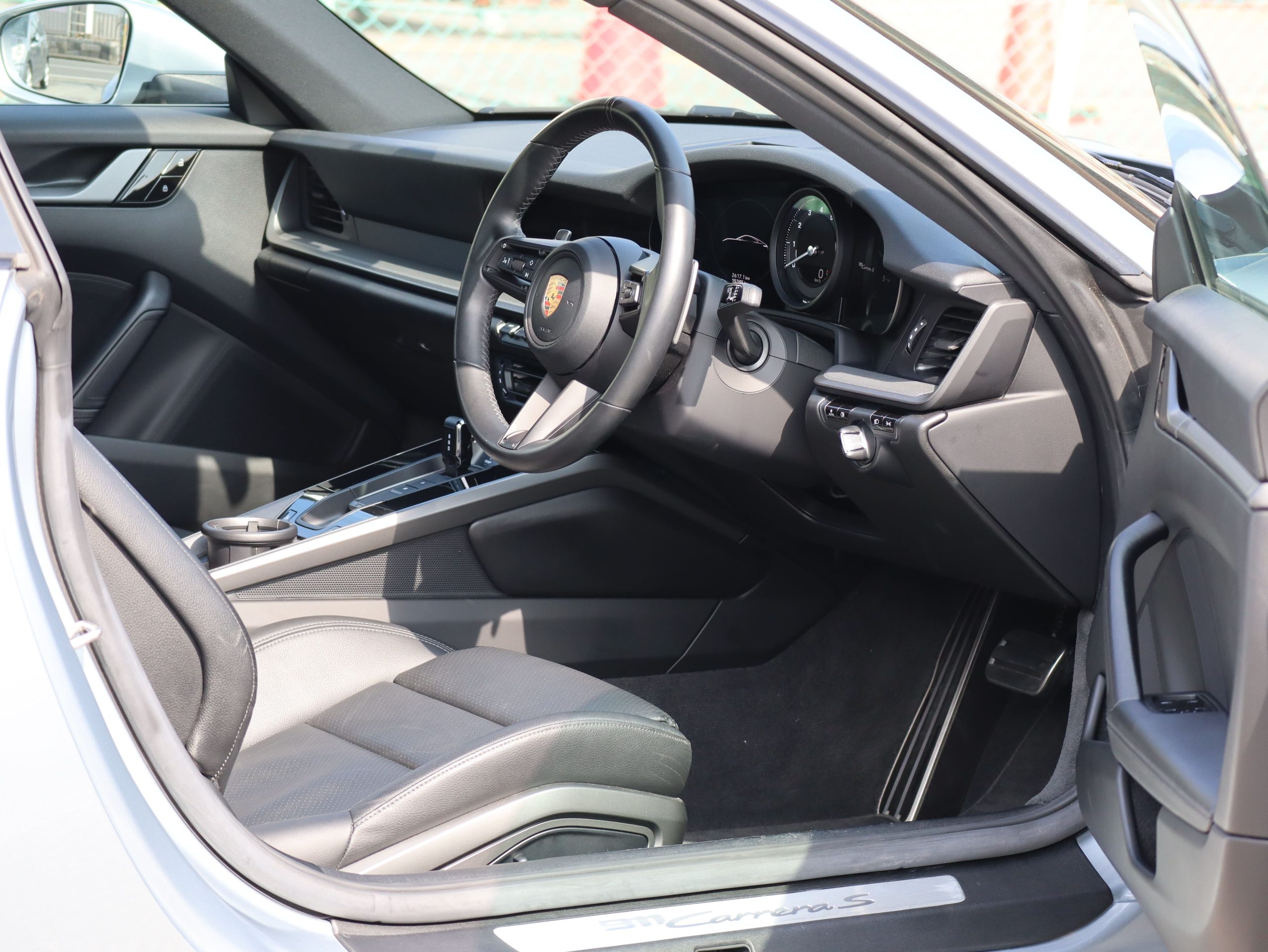 ポルシェ911カレラS(Type992.1)PDK<br>エレクトリックコントロールスポーツシート<br>アダプティブクルーズコントロール<br>GTスポーツステアリング<br>21インチカレラクラシックホイール