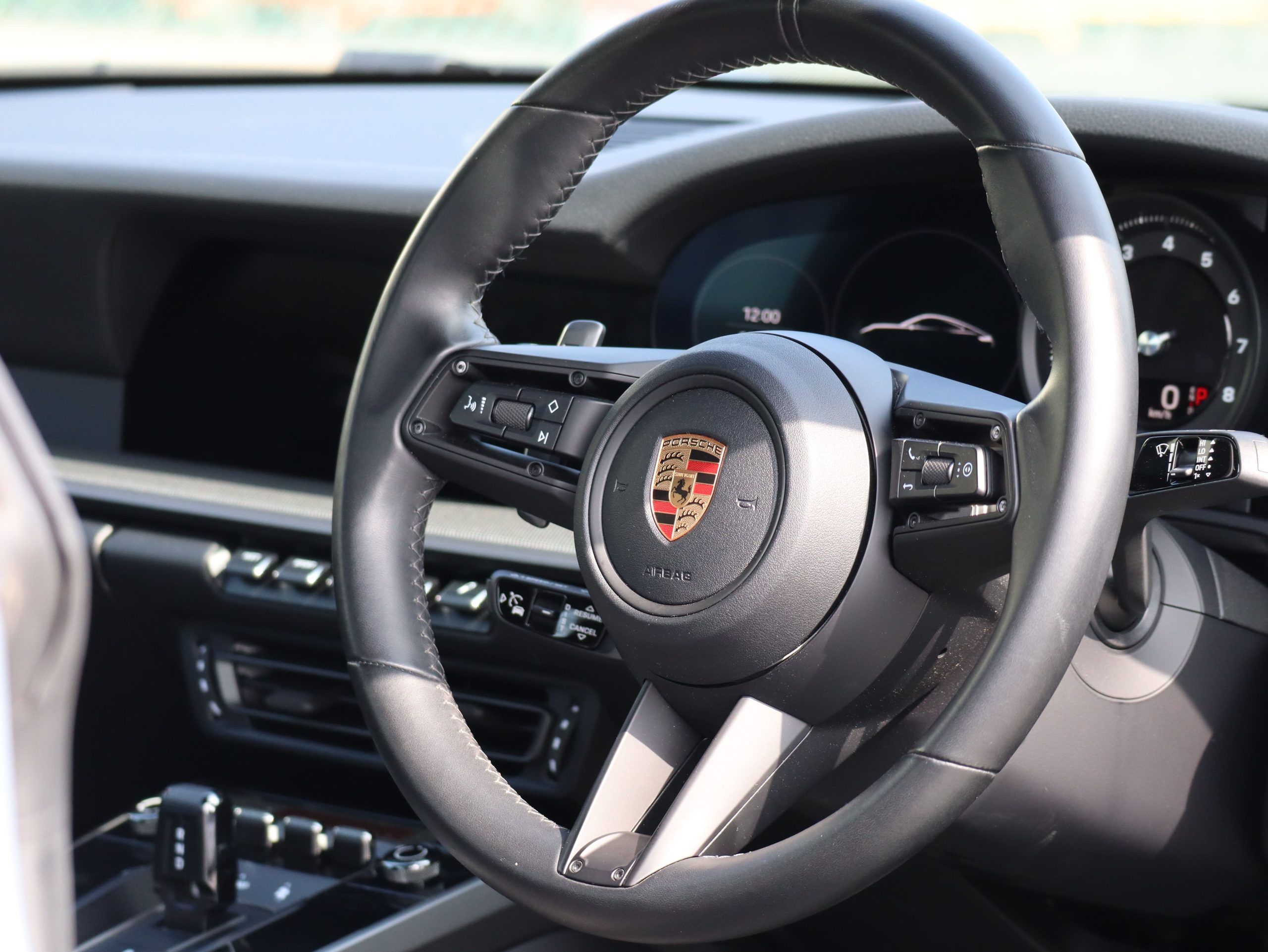 ポルシェ911カレラS(Type992.1)PDK<br>エレクトリックコントロールスポーツシート<br>アダプティブクルーズコントロール<br>GTスポーツステアリング<br>21インチカレラクラシックホイール