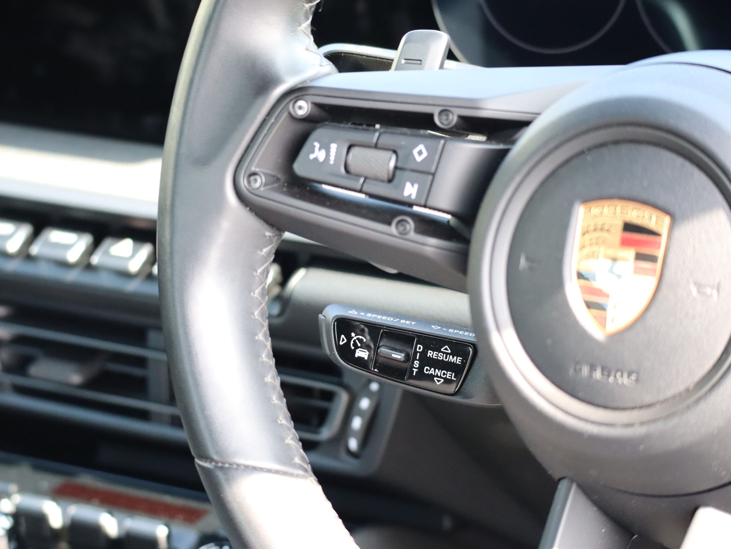 ポルシェ911カレラS(Type992.1)PDK<br>エレクトリックコントロールスポーツシート<br>アダプティブクルーズコントロール<br>GTスポーツステアリング<br>21インチカレラクラシックホイール