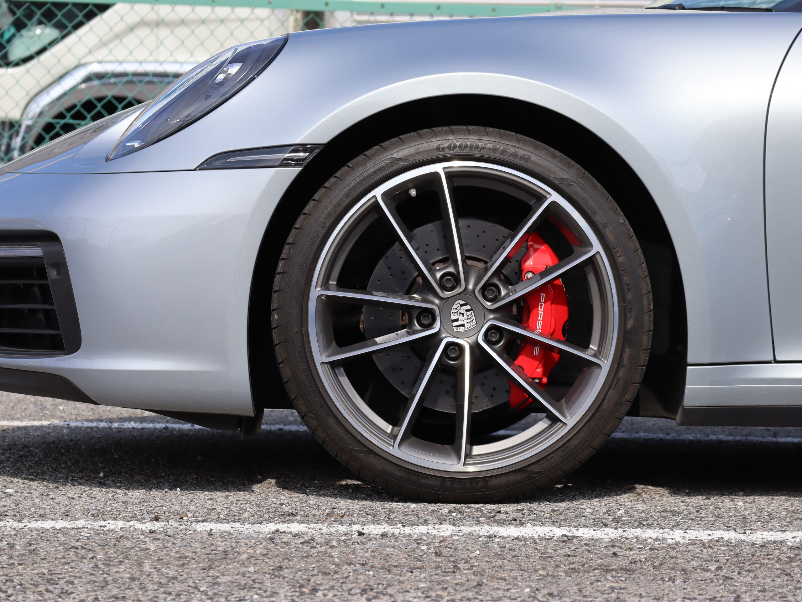 ポルシェ911カレラS(Type992.1)PDK<br>エレクトリックコントロールスポーツシート<br>アダプティブクルーズコントロール<br>GTスポーツステアリング<br>21インチカレラクラシックホイール