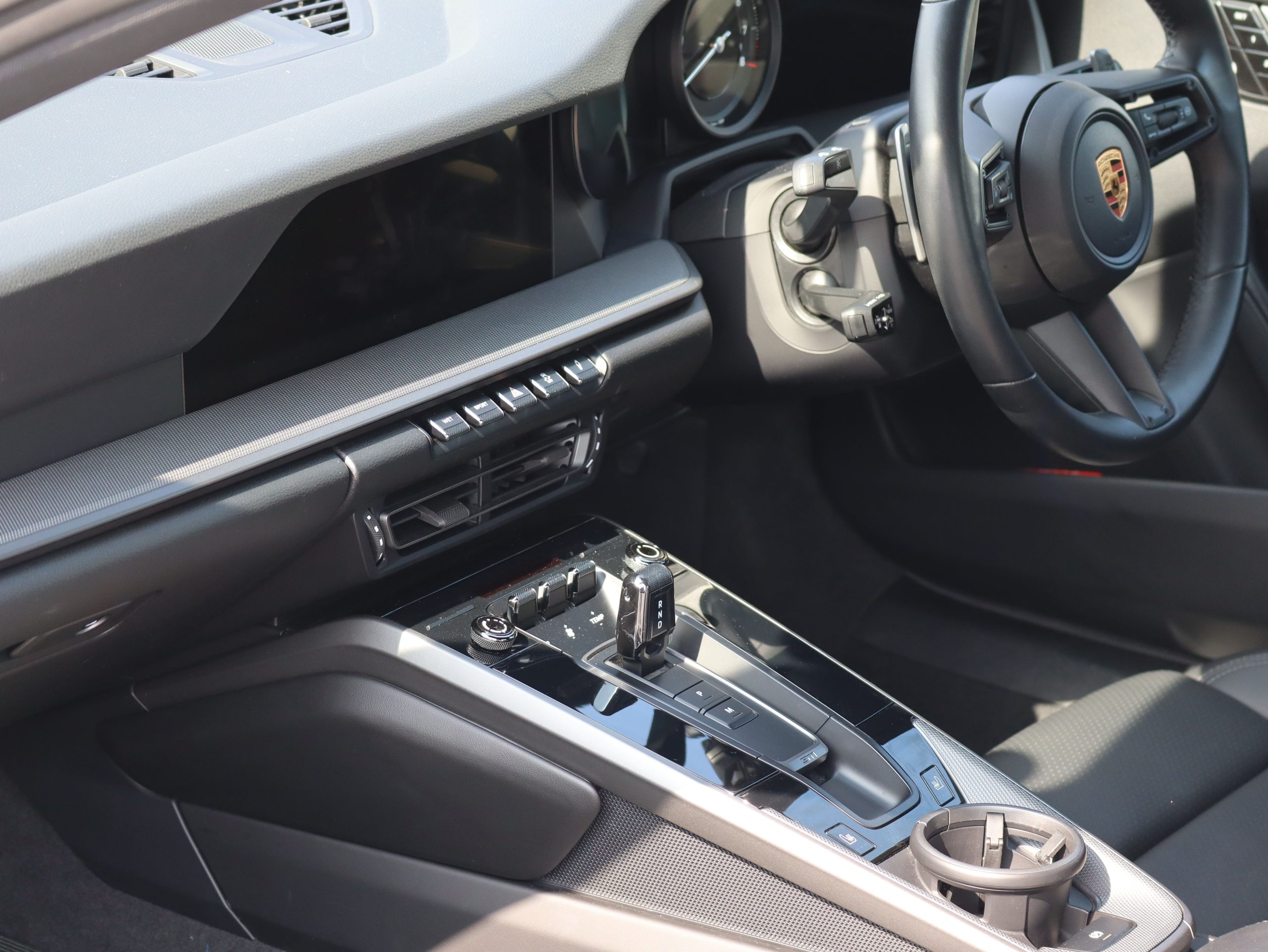 ポルシェ911カレラS(Type992.1)PDK<br>エレクトリックコントロールスポーツシート<br>アダプティブクルーズコントロール<br>GTスポーツステアリング<br>21インチカレラクラシックホイール