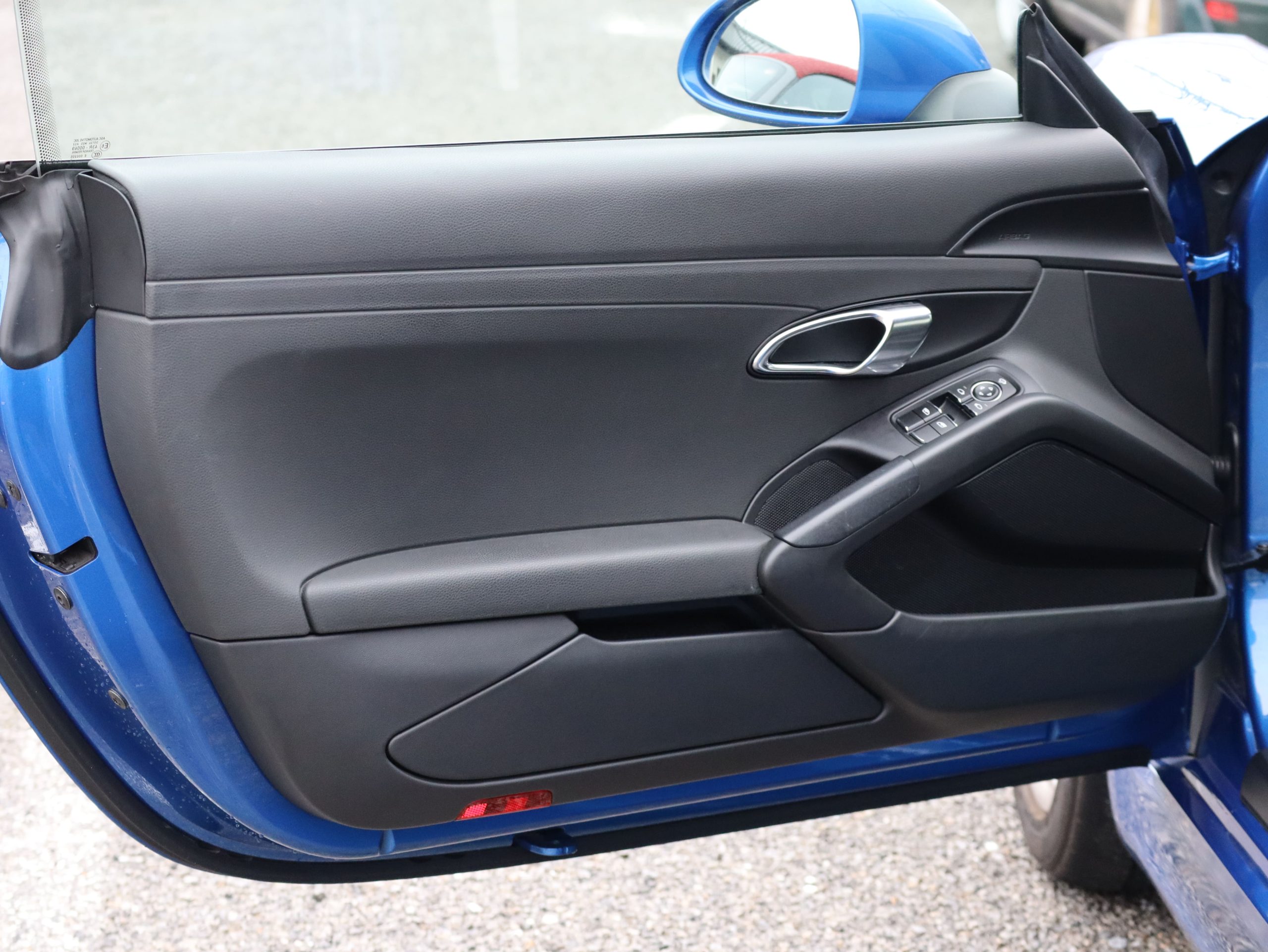 ポルシェケイマン(Type981)6MT<br>スポーツデザインステアリング<br>電動可倒式ドアミラー<br>PDLS含むヘッドライト<br>リアワイパー