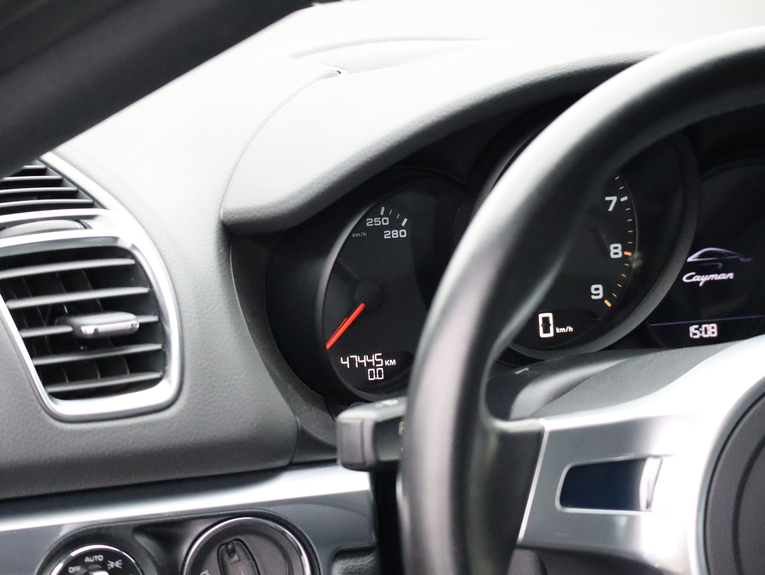 ポルシェケイマン(Type981)6MT<br>スポーツデザインステアリング<br>電動可倒式ドアミラー<br>PDLS含むヘッドライト<br>リアワイパー