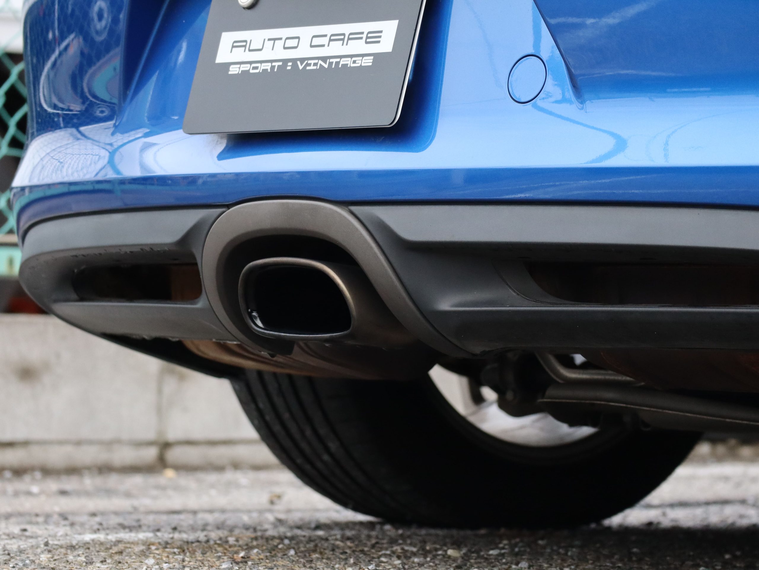 ポルシェケイマン(Type981)6MT<br>スポーツデザインステアリング<br>電動可倒式ドアミラー<br>PDLS含むヘッドライト<br>リアワイパー