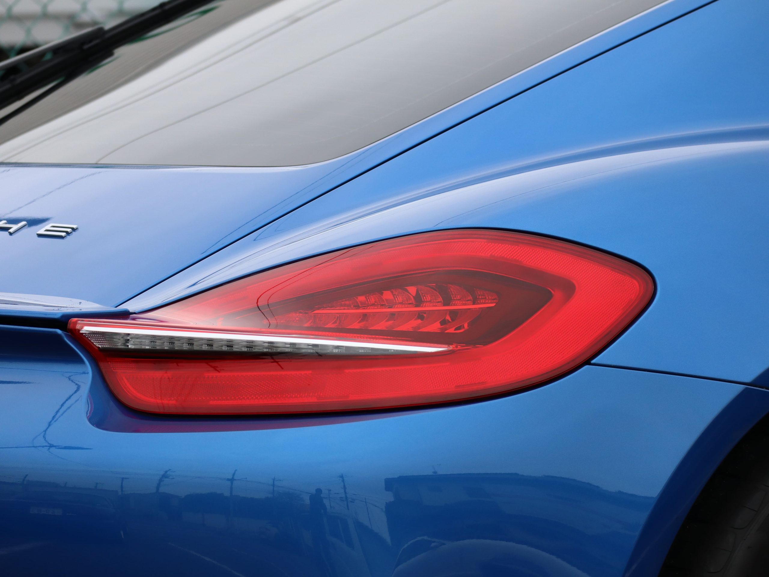 ポルシェケイマン(Type981)6MT<br>スポーツデザインステアリング<br>電動可倒式ドアミラー<br>PDLS含むヘッドライト<br>リアワイパー