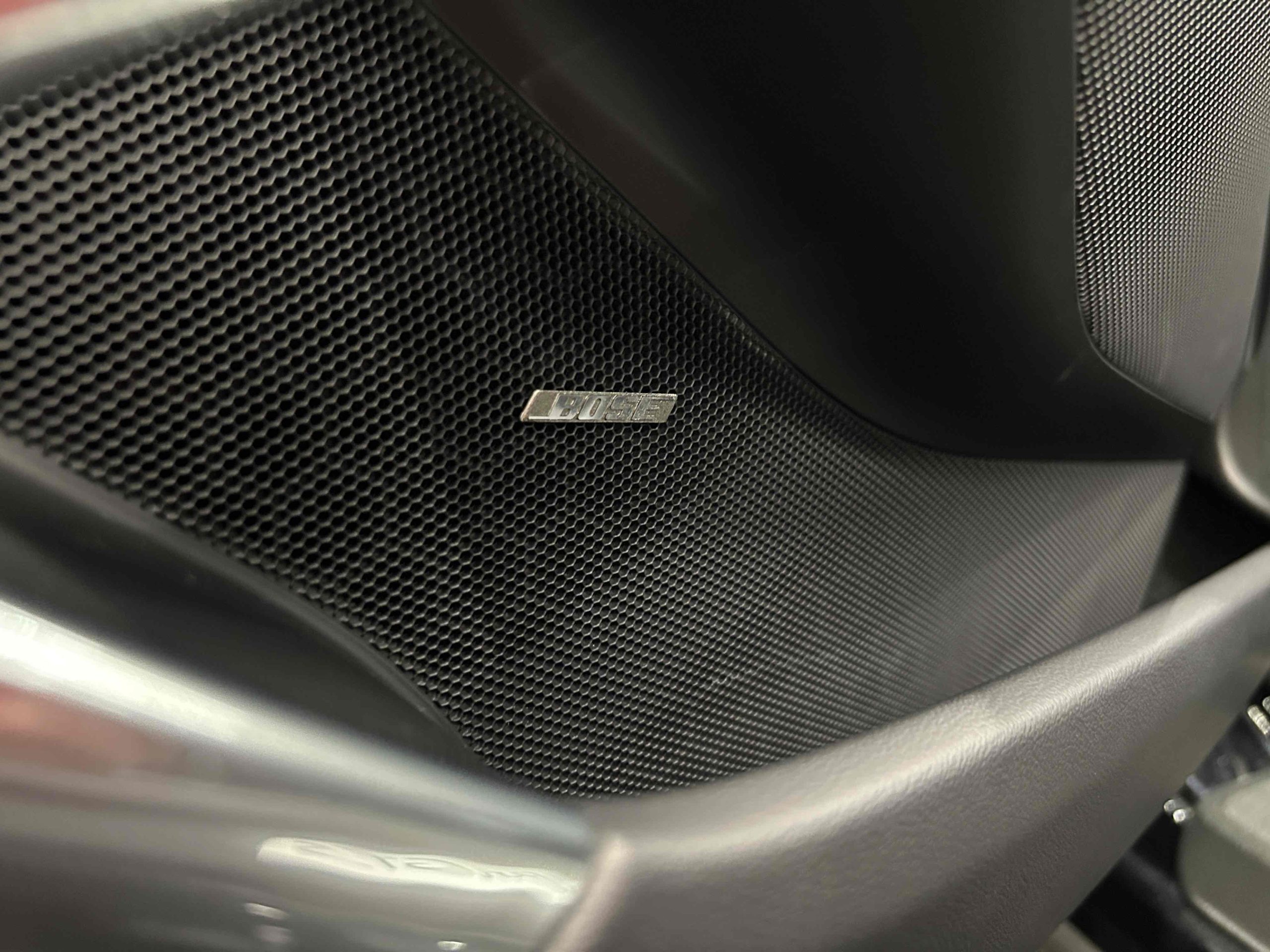 ポルシェ718ケイマンGTS4.0（Type982）PDK<br>ブラックレザーインテリア<br>ブラックレザートリム<br>18wayスポーツシートプラス<br>ブレーキキャリパー(ハイグロスブラック塗装)