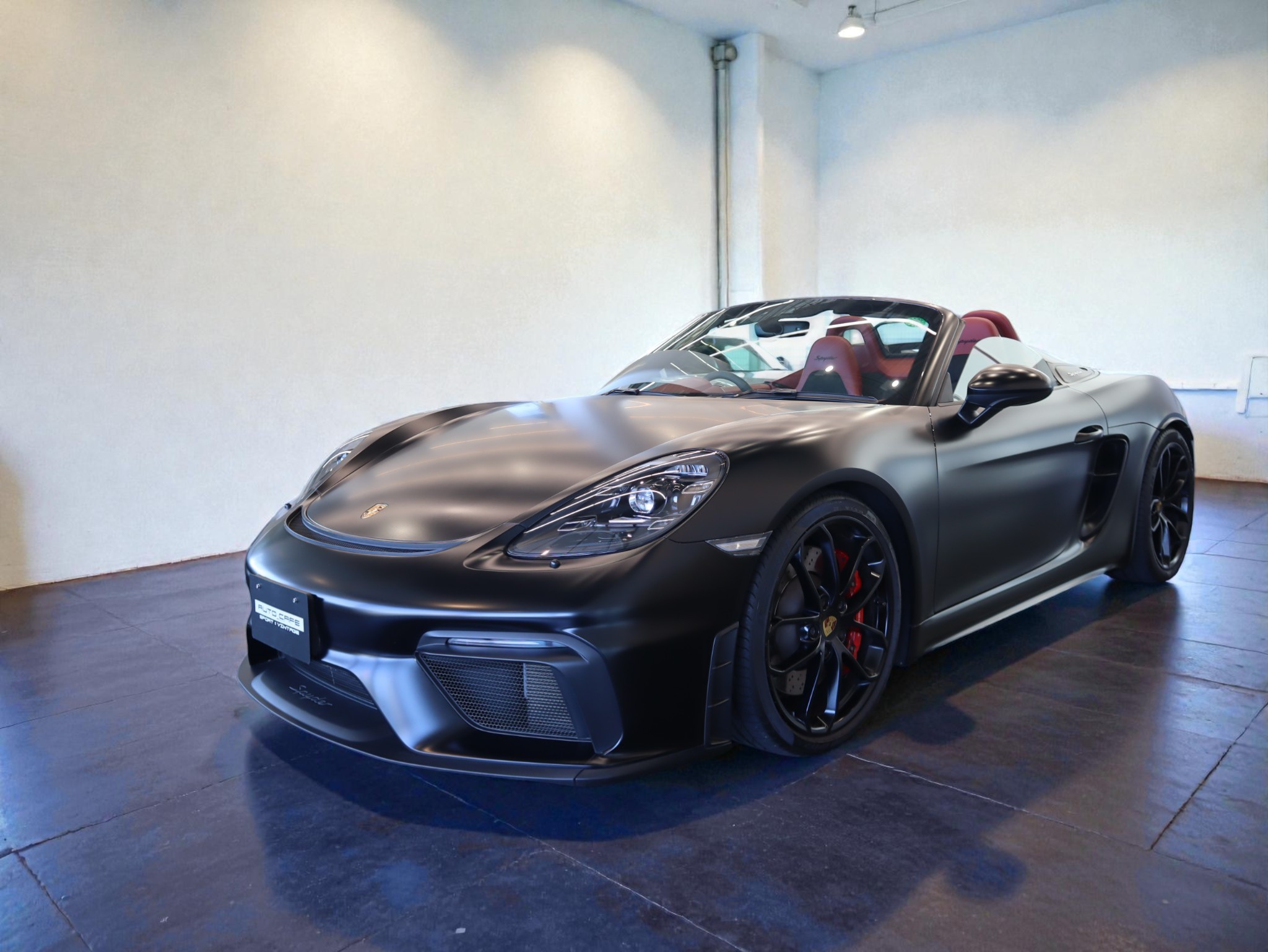 718スパイダー（type982）PDK<br>クラシックインテリアパッケージ<br>PDLS+を含むLEDヘッドライト<br>BOSEサラウンドサウンドシステム