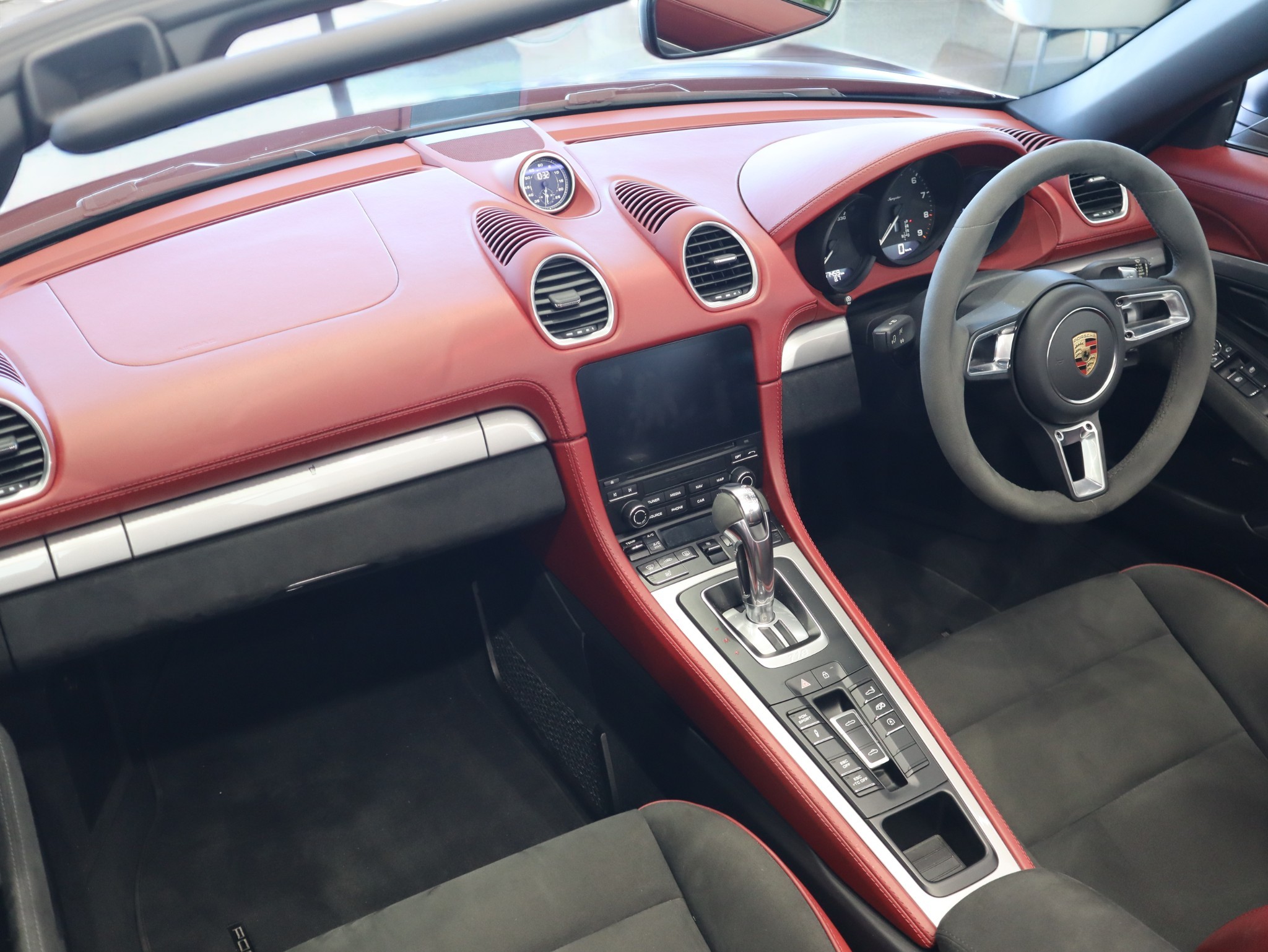 718スパイダー（type982）PDK<br>クラシックインテリアパッケージ<br>PDLS+を含むLEDヘッドライト<br>BOSEサラウンドサウンドシステム