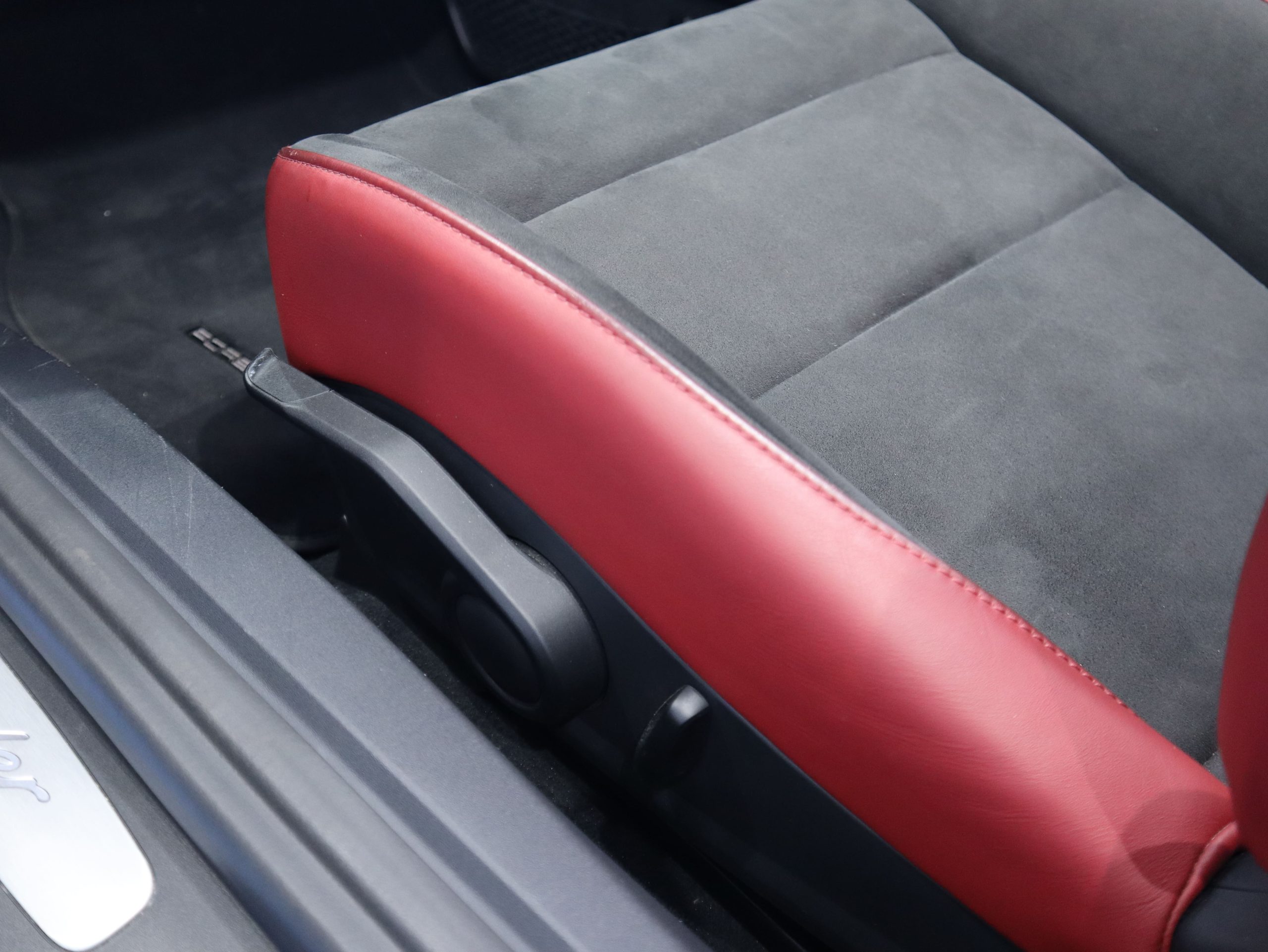 718スパイダー（type982）PDK<br>クラシックインテリアパッケージ<br>PDLS+を含むLEDヘッドライト<br>BOSEサラウンドサウンドシステム