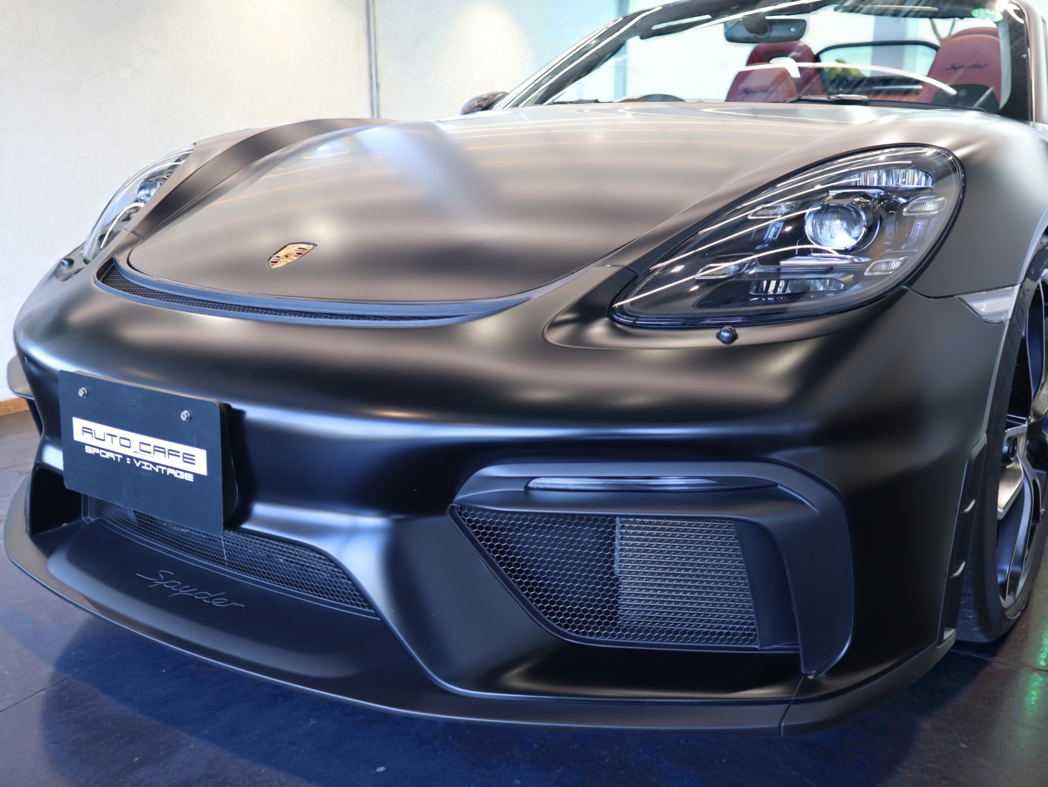 718スパイダー（type982）PDK<br>クラシックインテリアパッケージ<br>PDLS+を含むLEDヘッドライト<br>BOSEサラウンドサウンドシステム