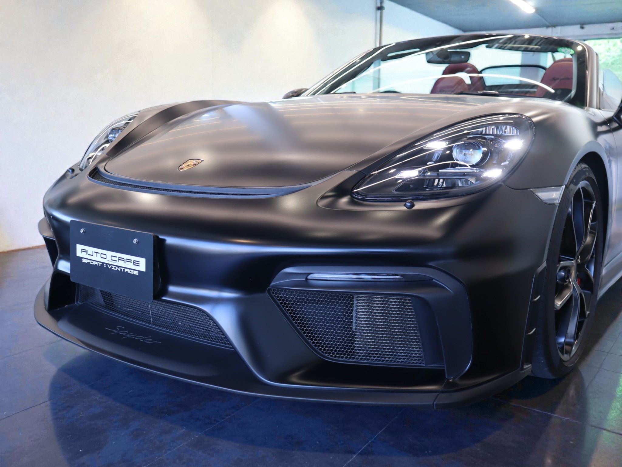 718スパイダー（type982）PDK<br>クラシックインテリアパッケージ<br>PDLS+を含むLEDヘッドライト<br>BOSEサラウンドサウンドシステム