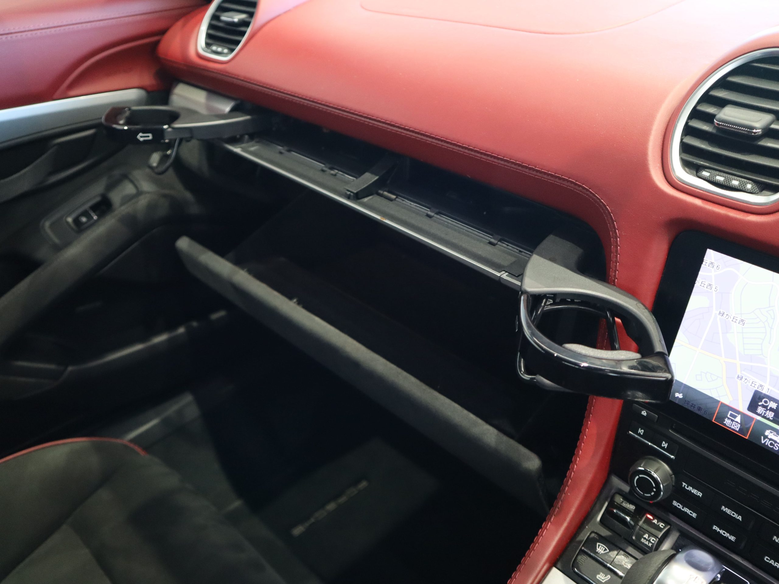 718スパイダー（type982）PDK<br>クラシックインテリアパッケージ<br>PDLS+を含むLEDヘッドライト<br>BOSEサラウンドサウンドシステム