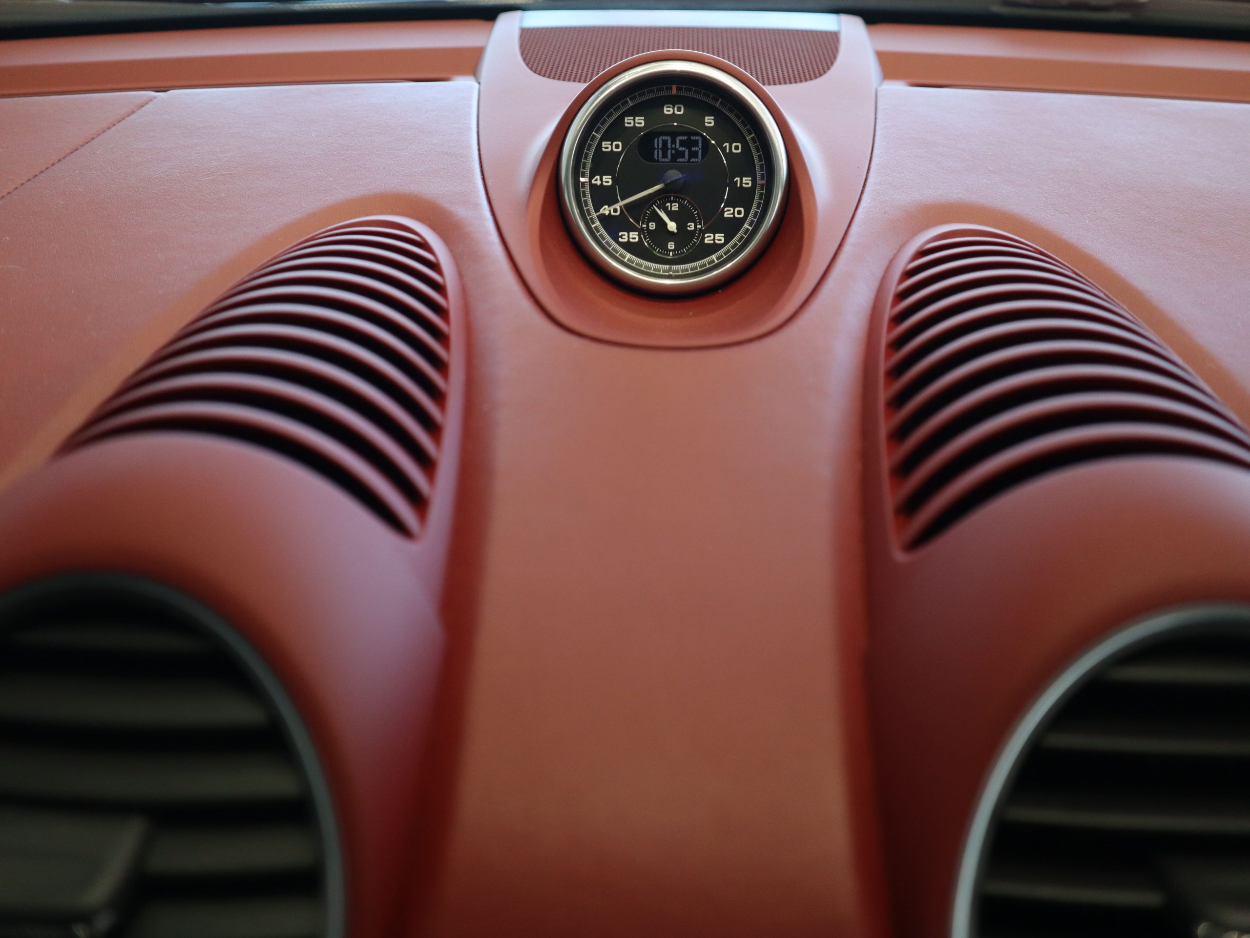 718スパイダー（type982）PDK<br>クラシックインテリアパッケージ<br>PDLS+を含むLEDヘッドライト<br>BOSEサラウンドサウンドシステム