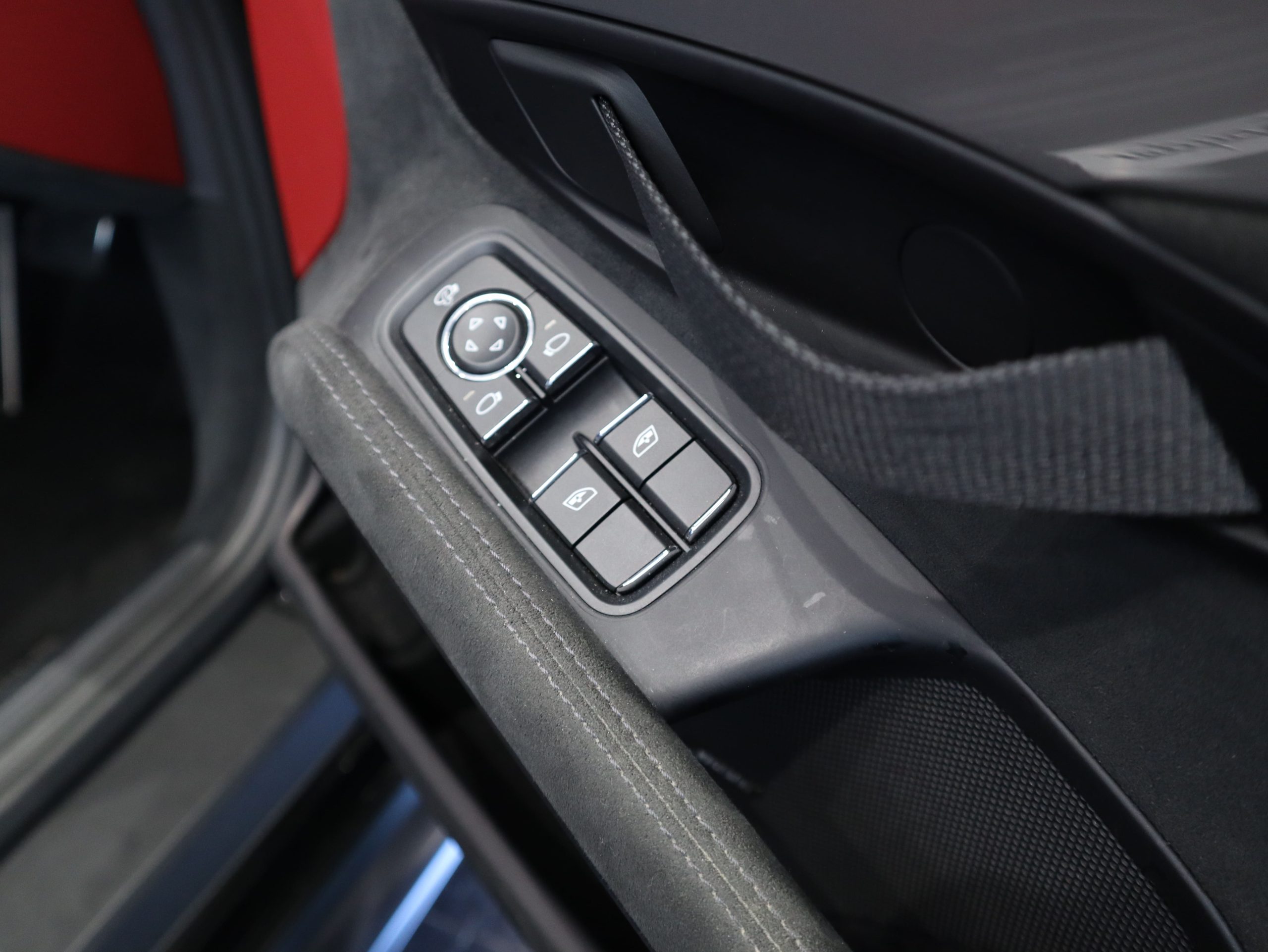 718スパイダー（type982）PDK<br>クラシックインテリアパッケージ<br>PDLS+を含むLEDヘッドライト<br>BOSEサラウンドサウンドシステム