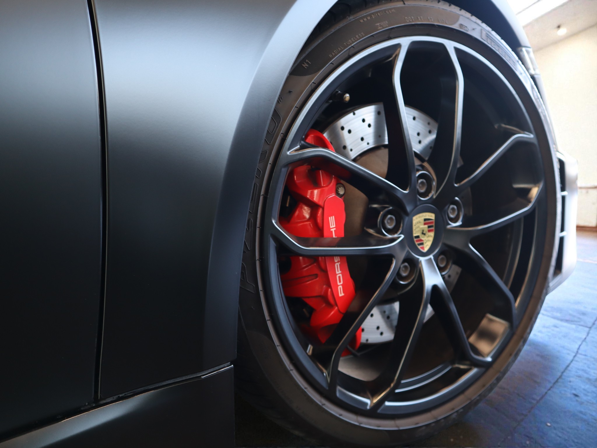 718スパイダー（type982）PDK<br>クラシックインテリアパッケージ<br>PDLS+を含むLEDヘッドライト<br>BOSEサラウンドサウンドシステム