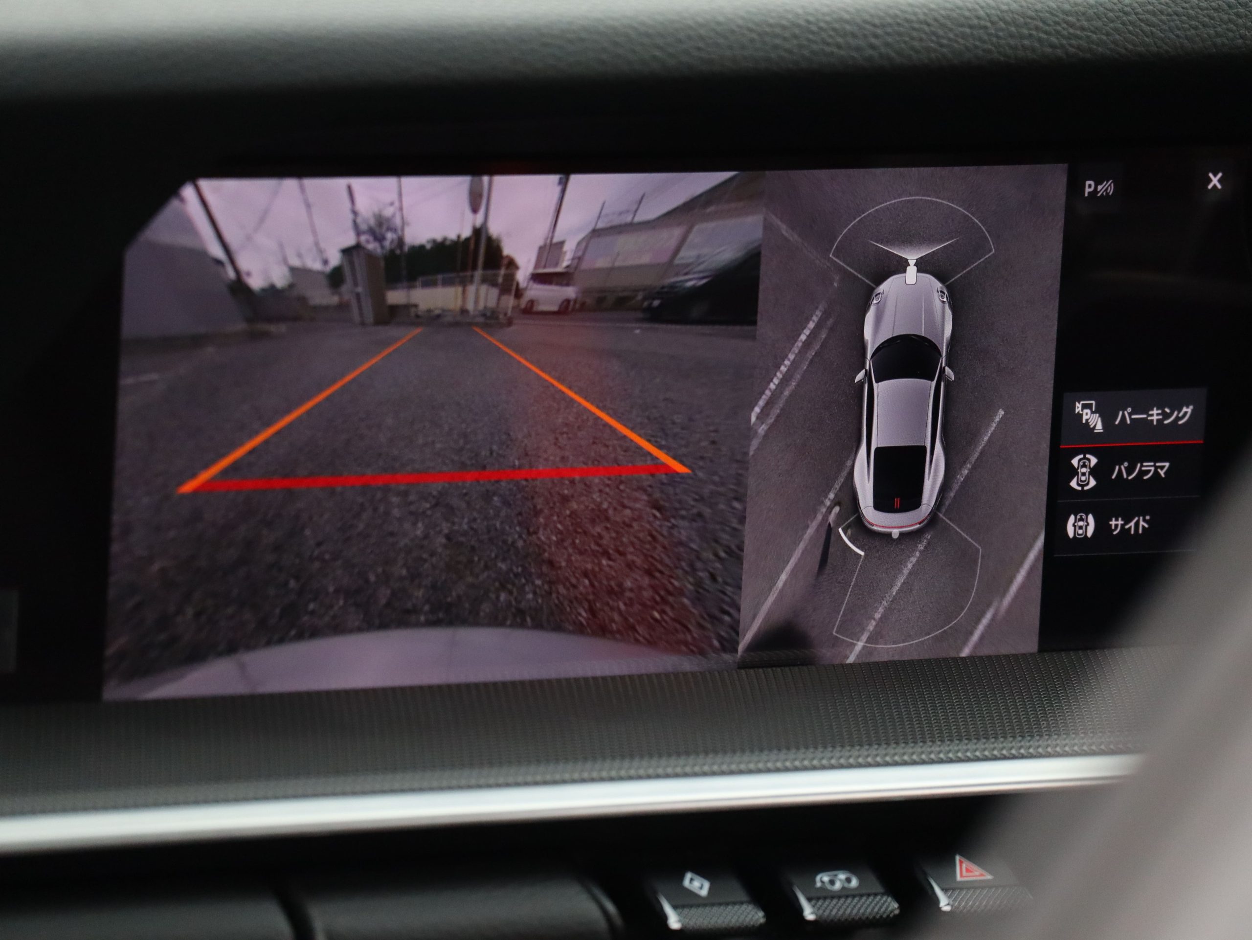 ポルシェ911カレラ（Type992.1）PDK<br>電動ガラスサンルーフシステム<br>スポーツエグゾーストシステム<br>スポーツクロノパッケージ<br>アダプティブクルーズコントロール<br>カレラクラシックホイール