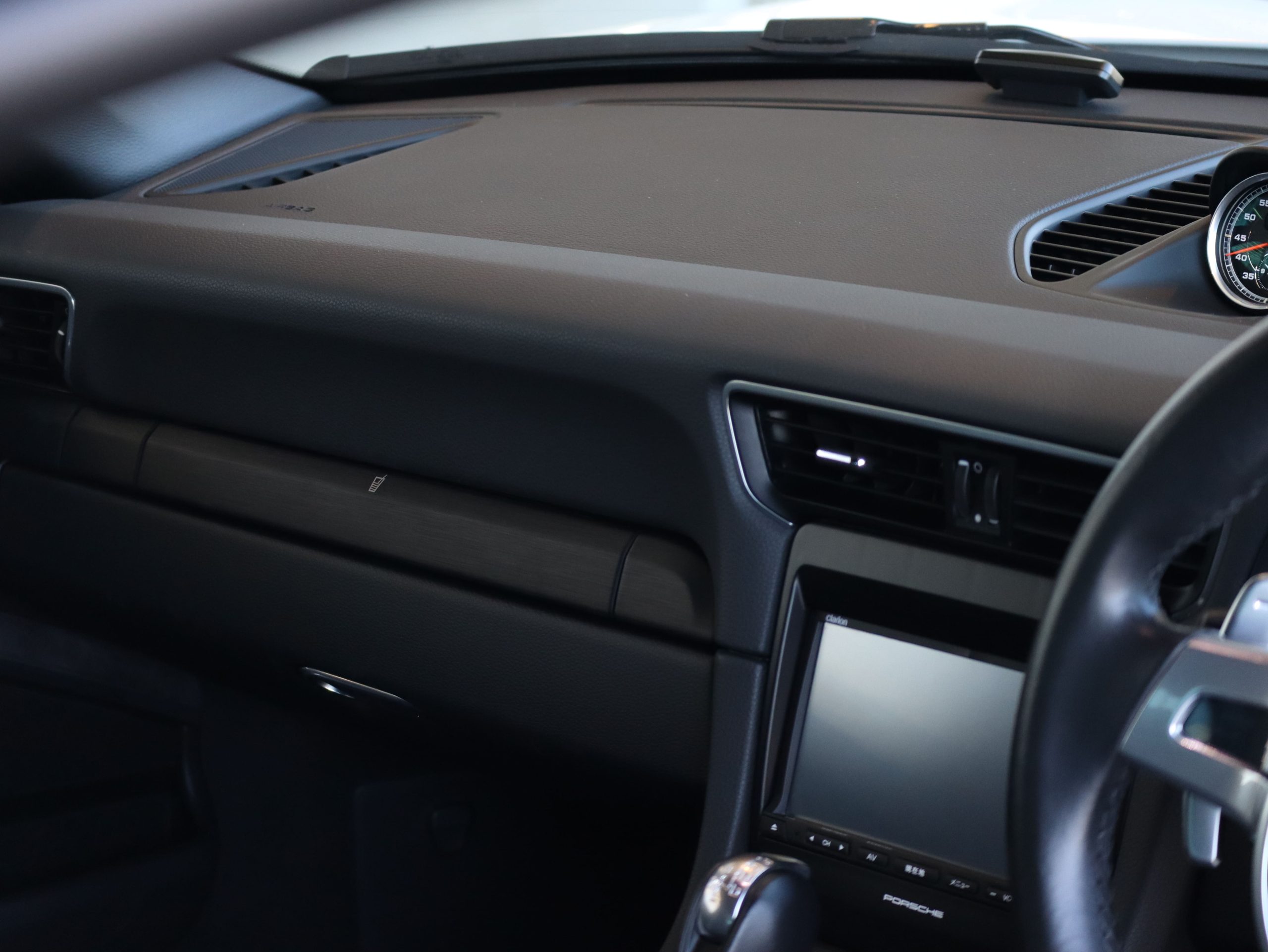 ポルシェ911カレラ4GTS（Type991.1）PDK<br>レザーパッケージ<br>ブラッシュアルミニウムインテリア<br>シートベンチレーション<br>スポーツクロノ＆エグゾースト<br>電動可倒式ドアミラー