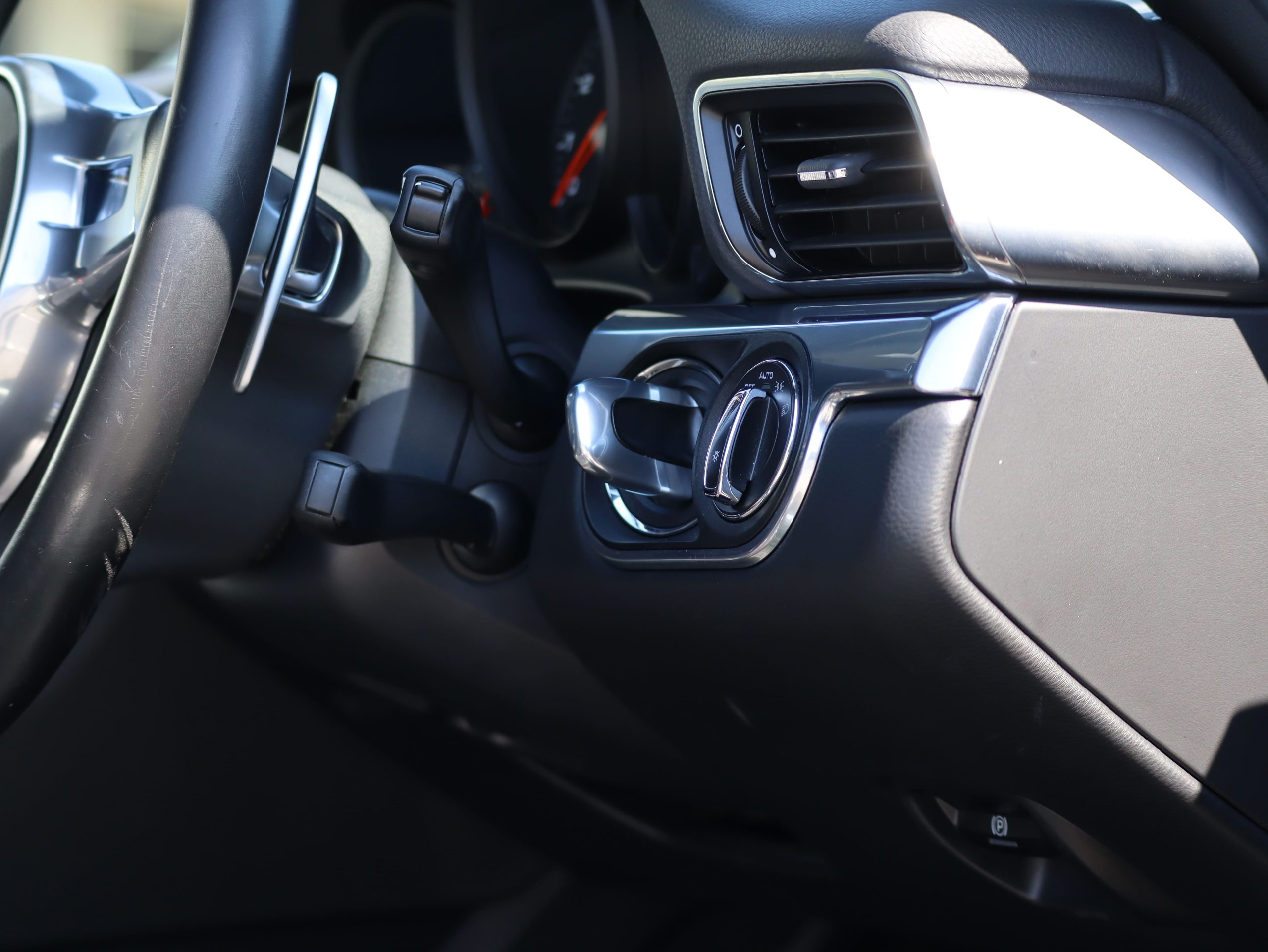 ポルシェ911カレラ ブラックエディション（Type991.1）PDK<br>スポーツエグゾーストシステム<br>スポーツクロノパッケージ<br>エントリー＆ドライブシステム<br>スポーツデザインフロントエプロン