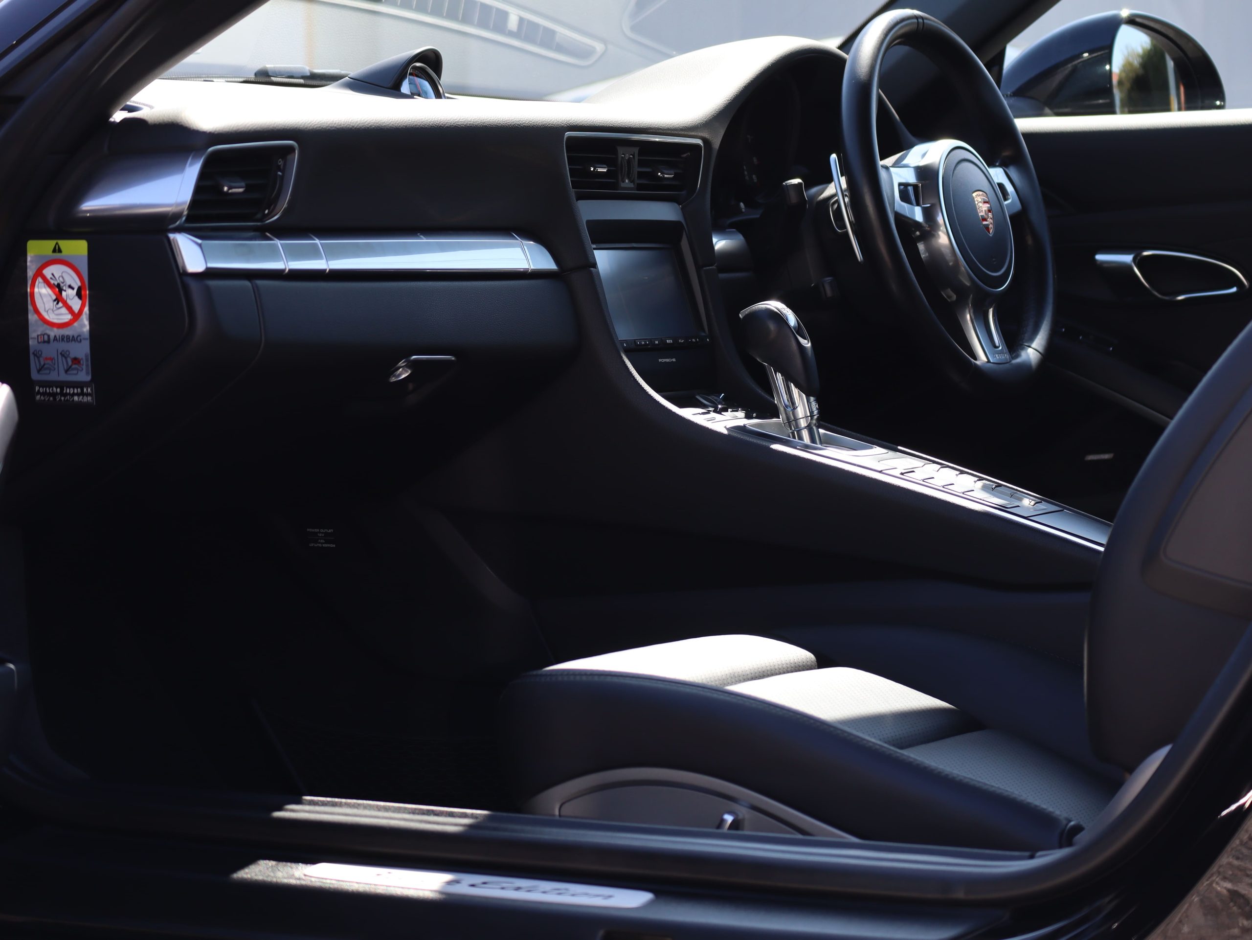 ポルシェ911カレラ ブラックエディション（Type991.1）PDK<br>スポーツエグゾーストシステム<br>スポーツクロノパッケージ<br>エントリー＆ドライブシステム<br>スポーツデザインフロントエプロン