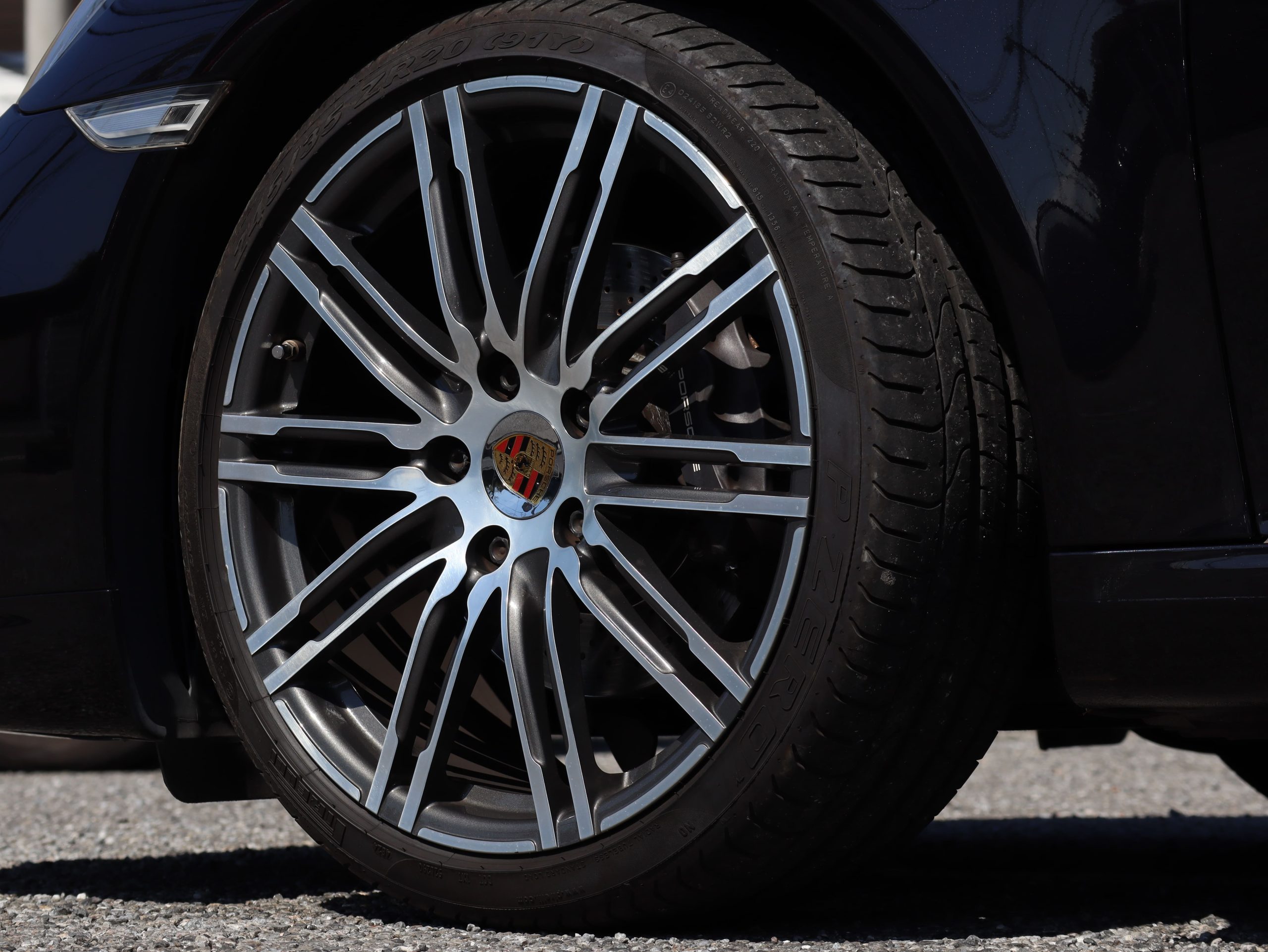 ポルシェ911カレラ ブラックエディション（Type991.1）PDK<br>スポーツエグゾーストシステム<br>スポーツクロノパッケージ<br>エントリー＆ドライブシステム<br>スポーツデザインフロントエプロン