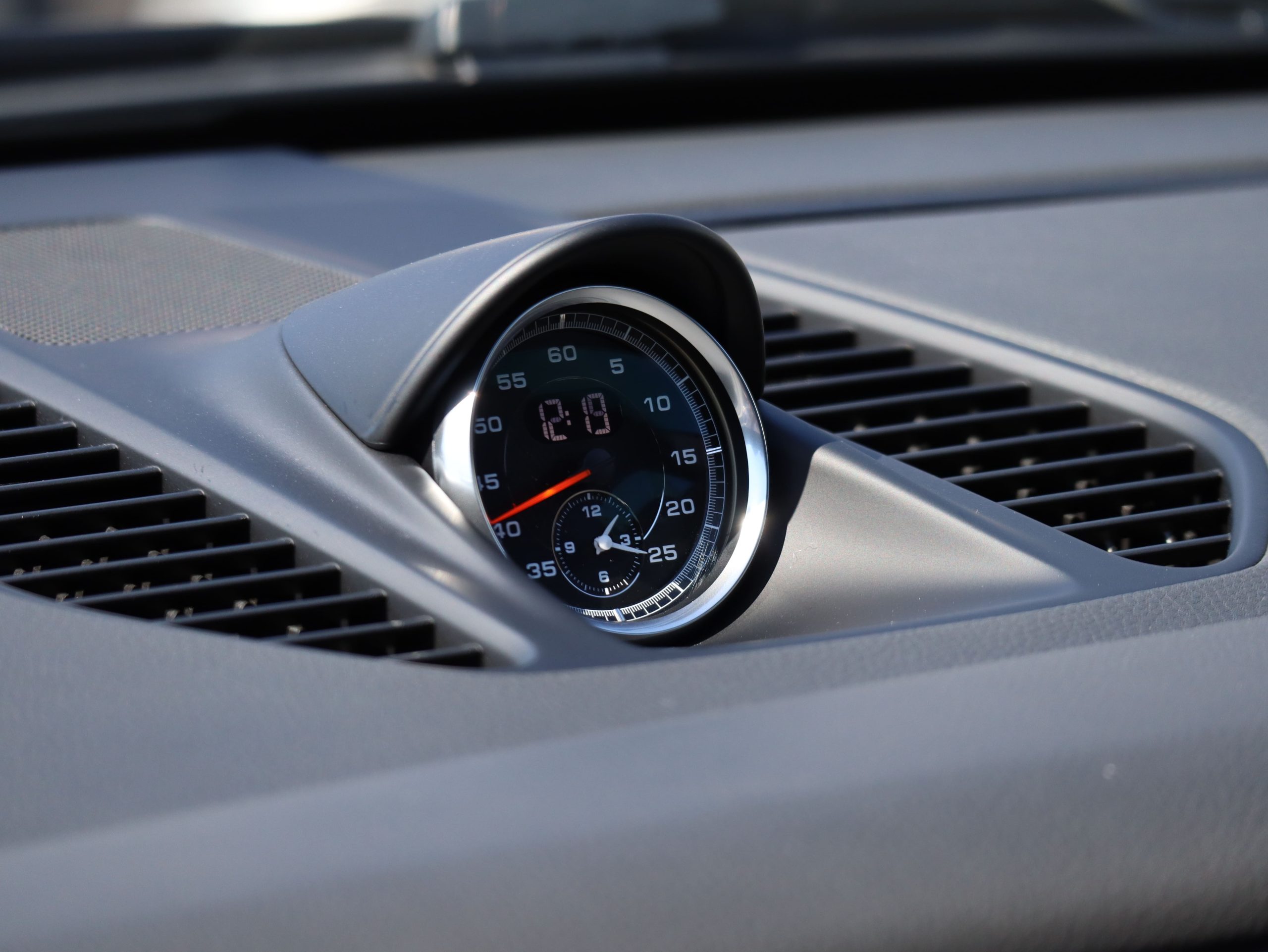 ポルシェ911カレラ ブラックエディション（Type991.1）PDK<br>スポーツエグゾーストシステム<br>スポーツクロノパッケージ<br>エントリー＆ドライブシステム<br>スポーツデザインフロントエプロン