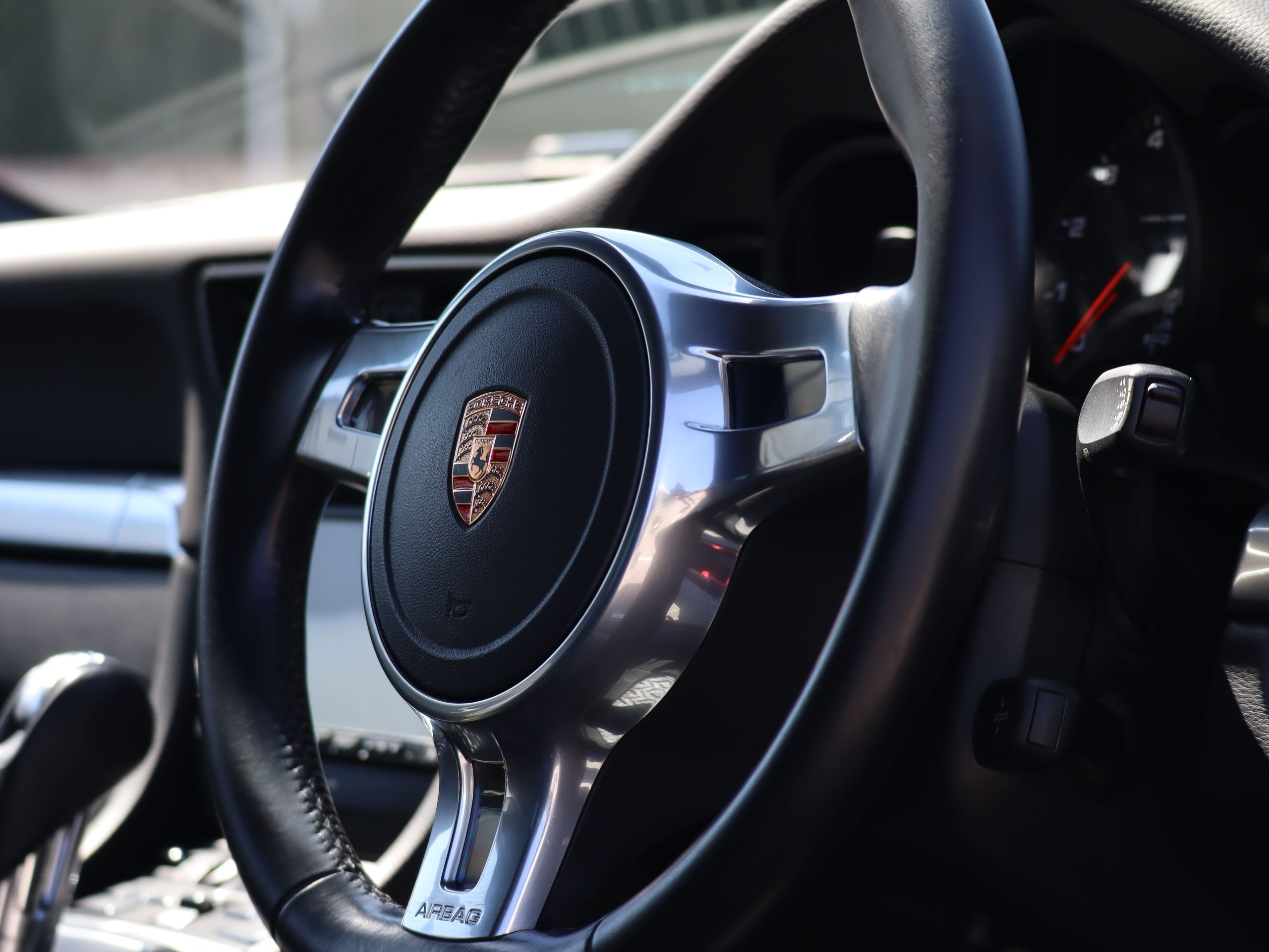 ポルシェ911カレラ ブラックエディション（Type991.1）PDK<br>スポーツエグゾーストシステム<br>スポーツクロノパッケージ<br>エントリー＆ドライブシステム<br>スポーツデザインフロントエプロン