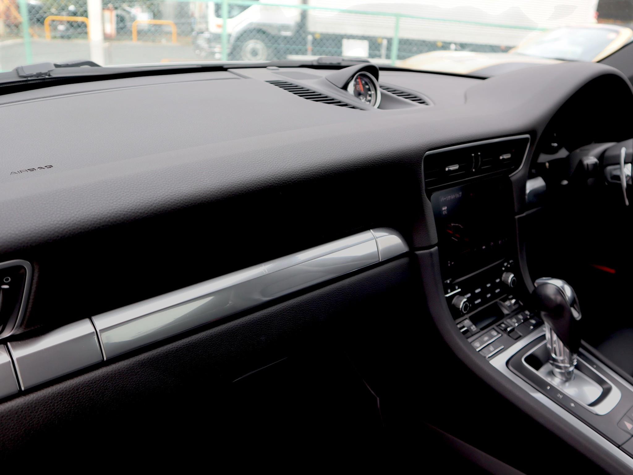 ポルシェ911カレラ（Type991.2）PDK<br>スポーツクロノパッケージ<br>スポーツエグゾーストシステム<br>GTスポーツステアリング<br>PDLS含むバイキセノンヘッドライト<br>カレラスポーツホイール