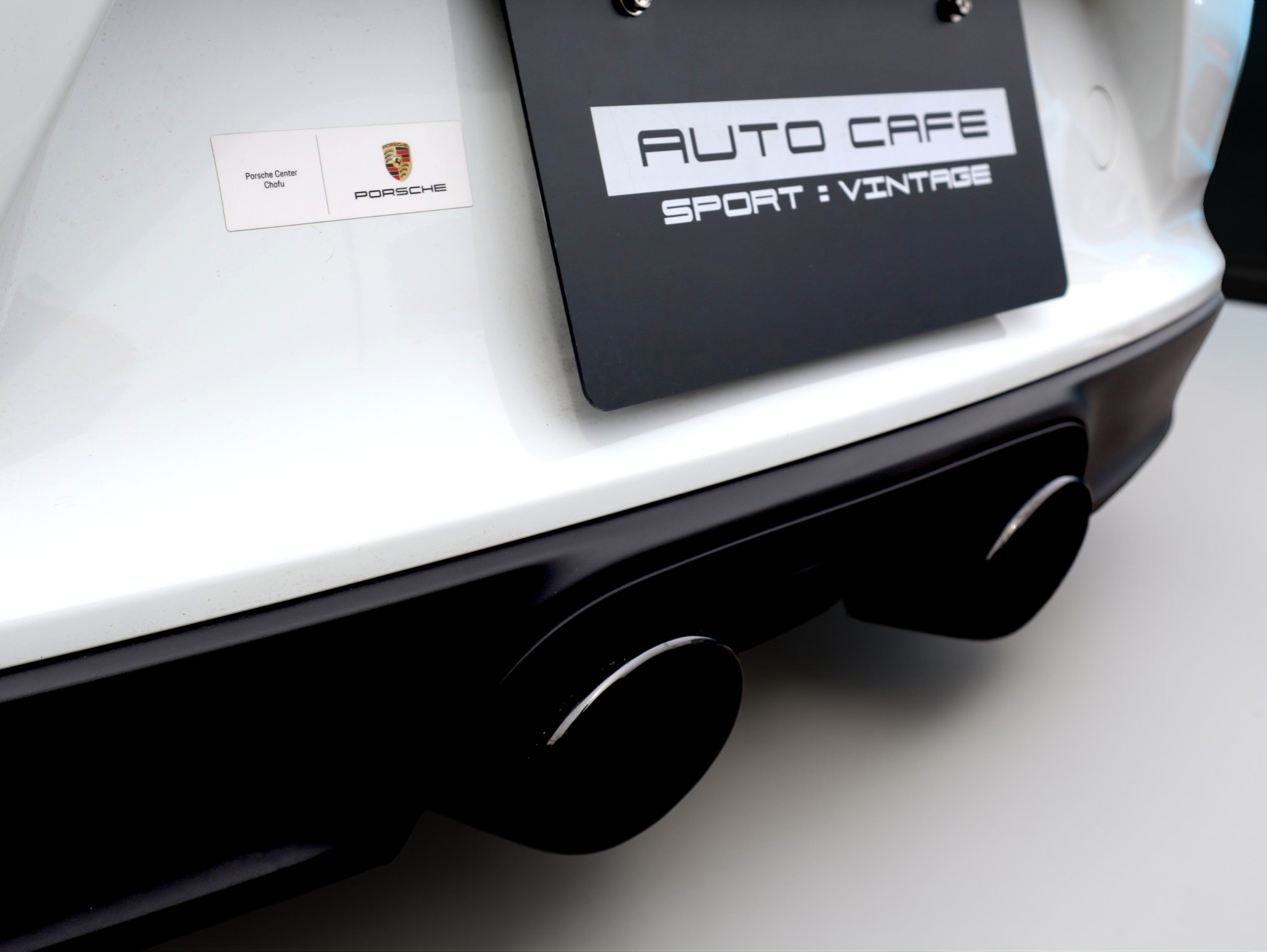 ポルシェ911カレラ（Type991.2）PDK<br>スポーツクロノパッケージ<br>スポーツエグゾーストシステム<br>GTスポーツステアリング<br>PDLS含むバイキセノンヘッドライト<br>カレラスポーツホイール