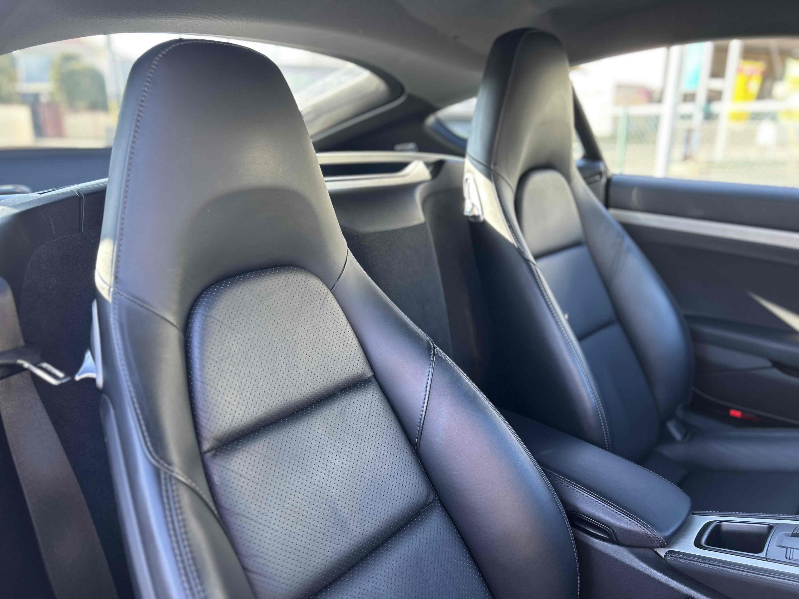 ポルシェ718ケイマン（Type982）PDK<br>オールレザーインテリア<br>スポーツクロノパッケージ<br>スポーツエグゾーストシステム