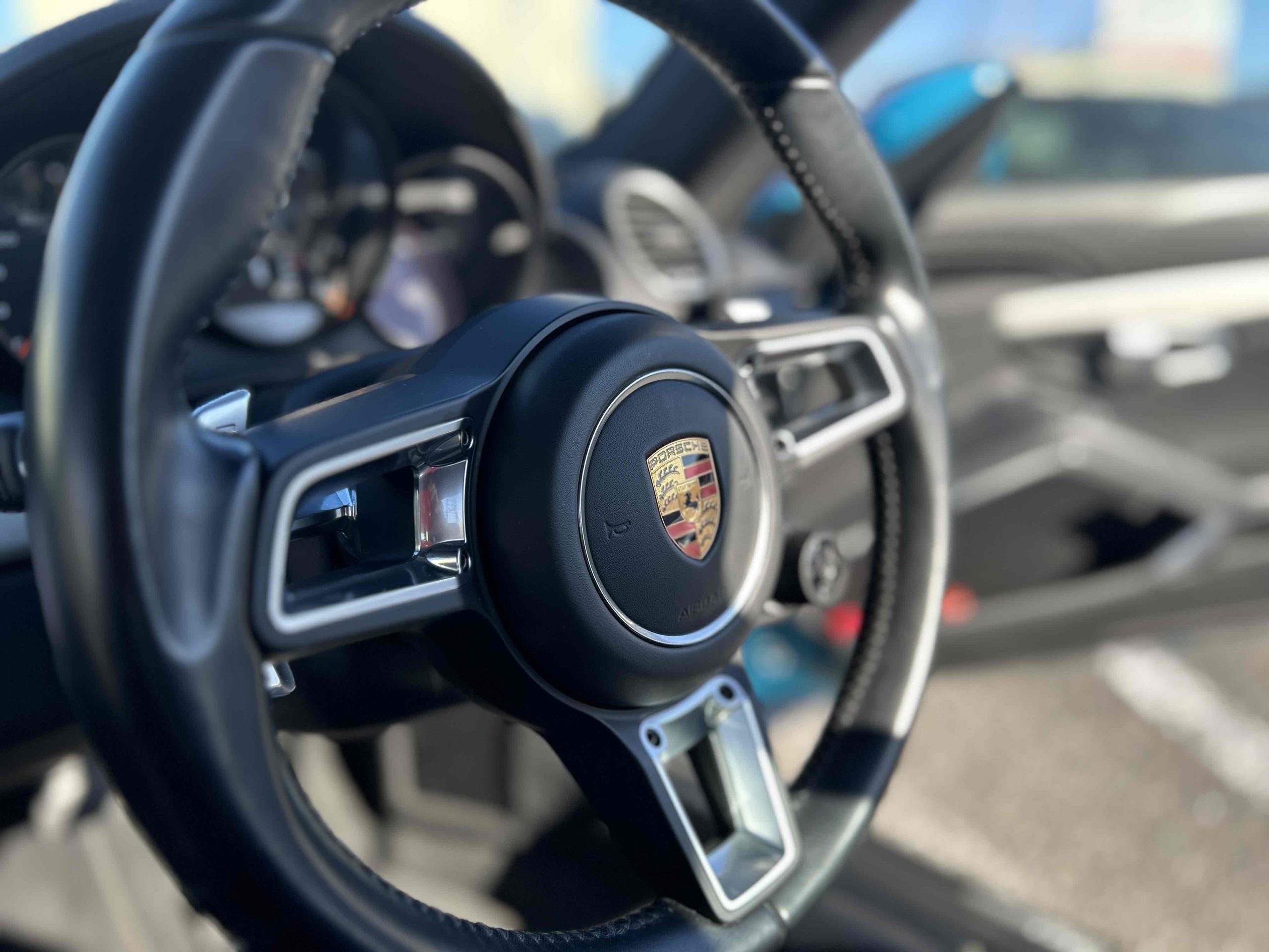 ポルシェ718ケイマン（Type982）PDK<br>オールレザーインテリア<br>スポーツクロノパッケージ<br>スポーツエグゾーストシステム