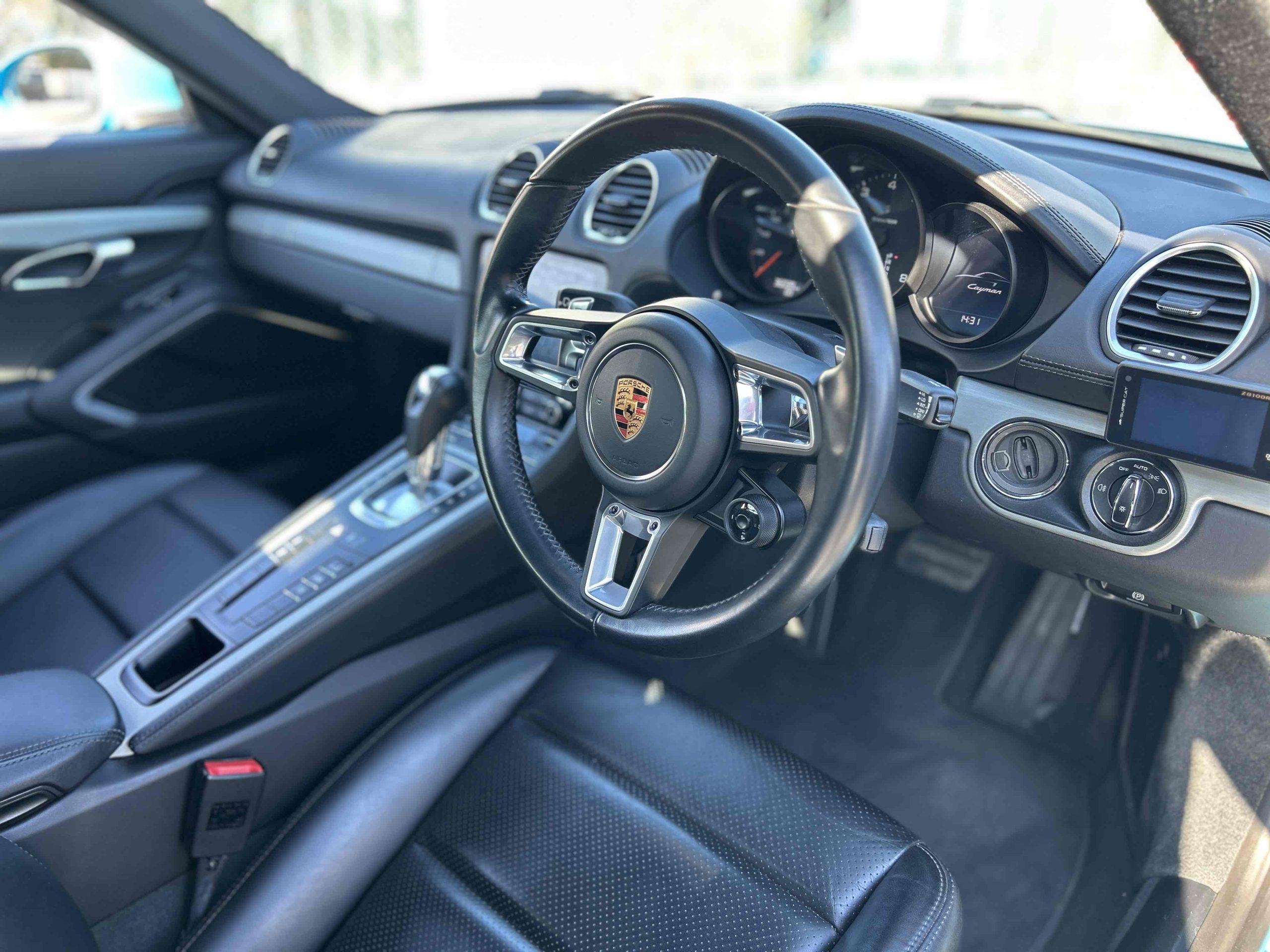 ポルシェ718ケイマン（Type982）PDK<br>オールレザーインテリア<br>スポーツクロノパッケージ<br>スポーツエグゾーストシステム